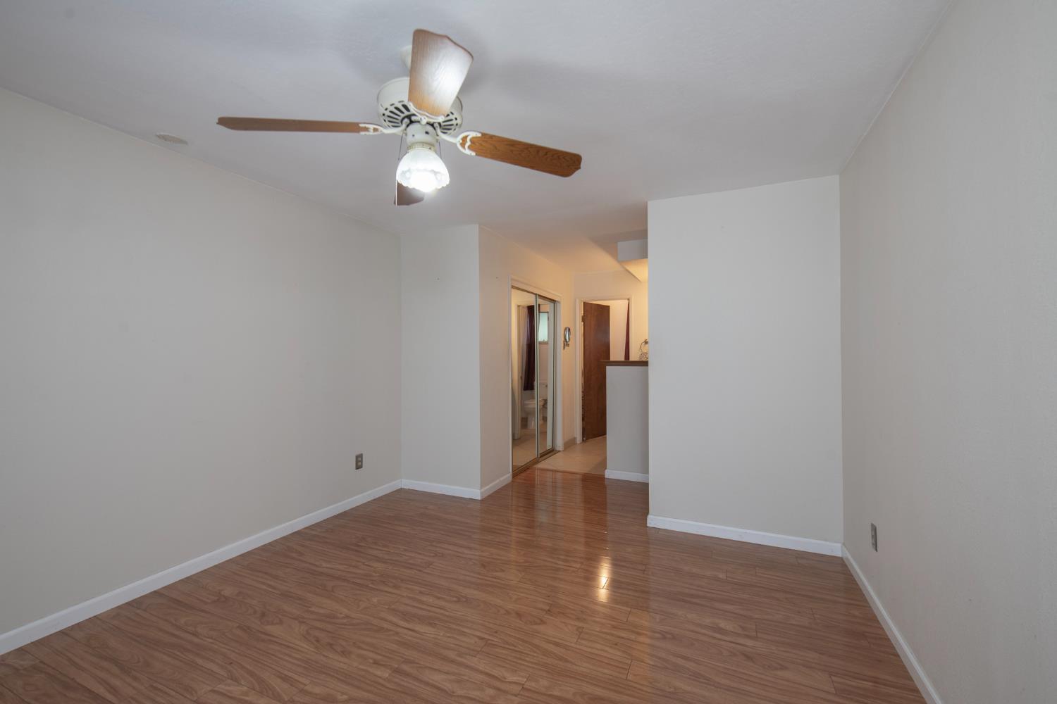 2554 E Tulare Ave, Visalia, CA 93292