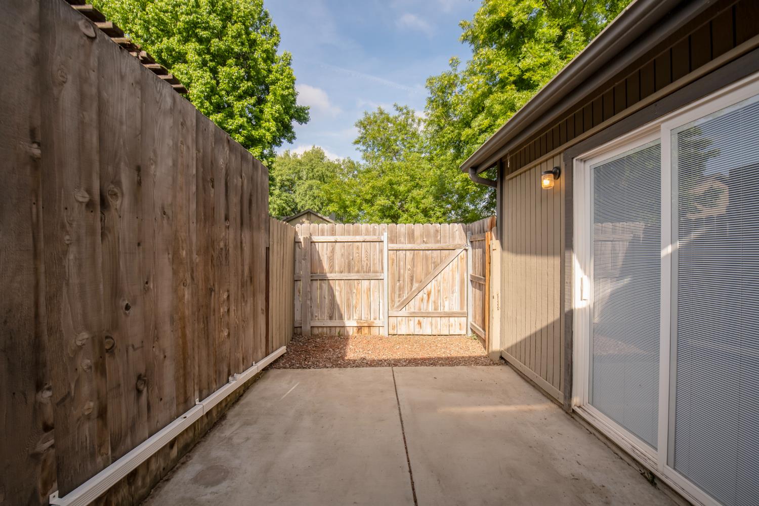 2554 E Tulare Ave, Visalia, CA 93292