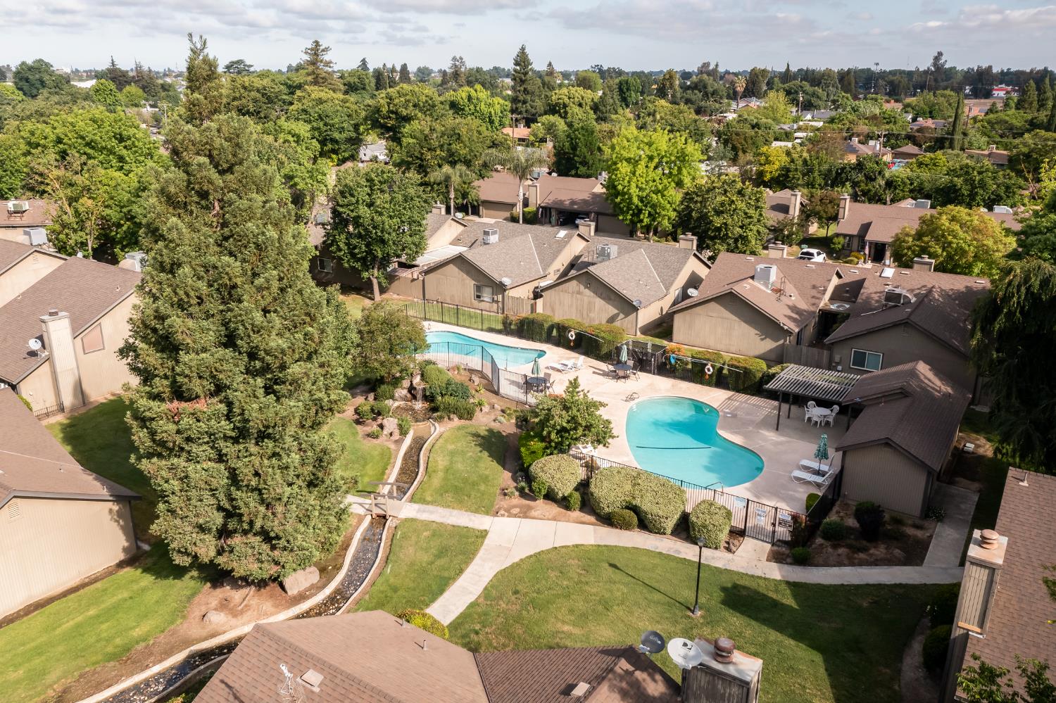 2554 E Tulare Ave, Visalia, CA 93292