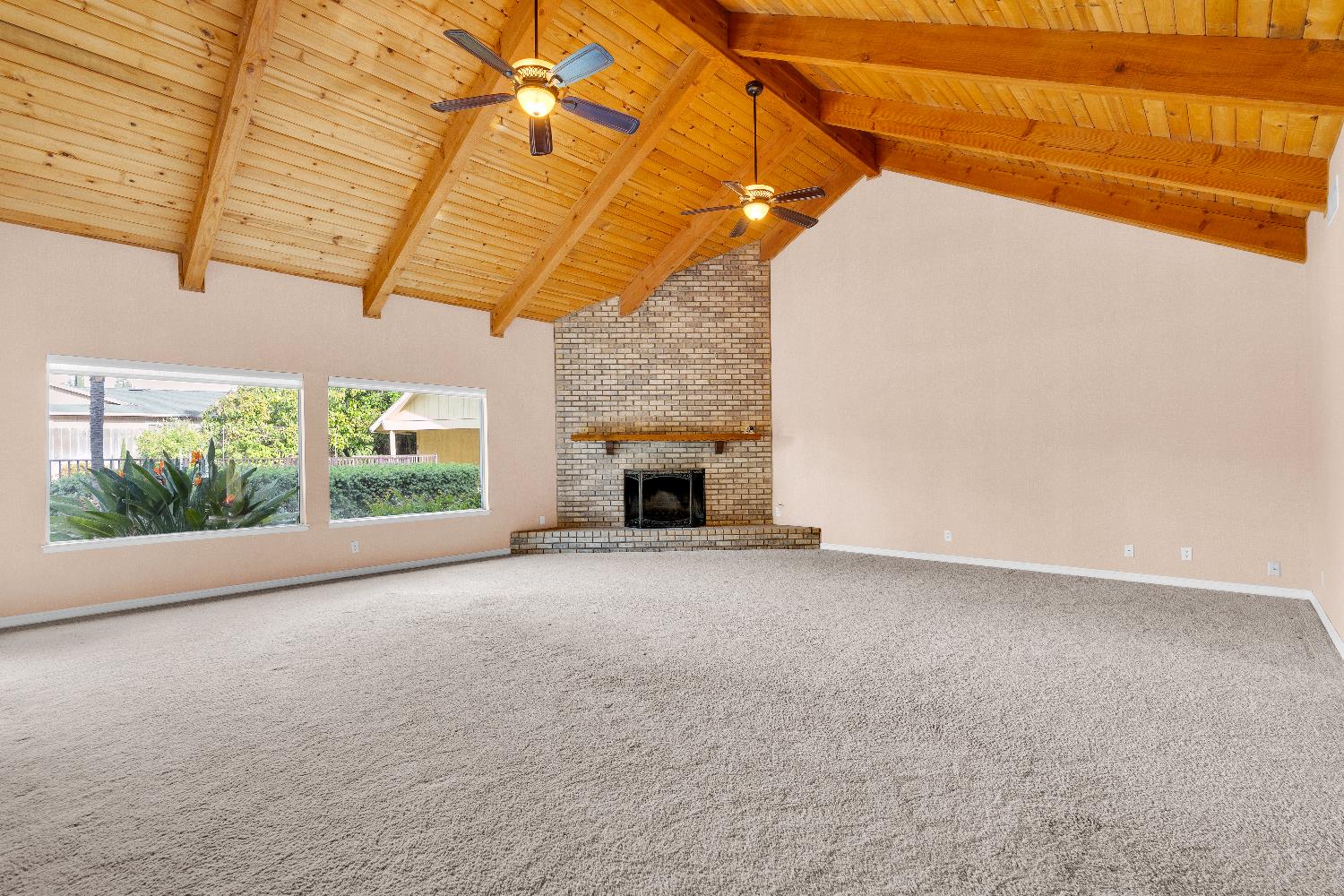 6518 N Dolores, Fresno, CA 93711