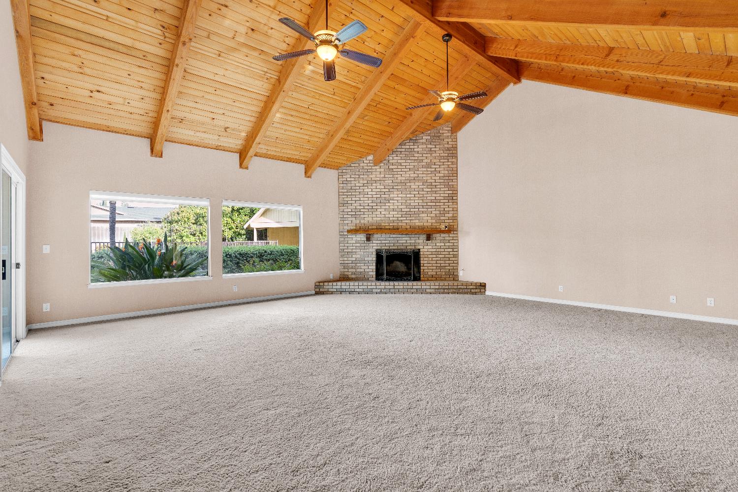 6518 N Dolores, Fresno, CA 93711