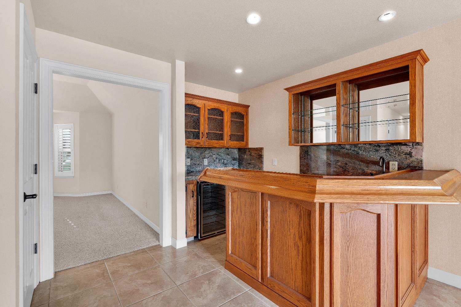 6518 N Dolores, Fresno, CA 93711