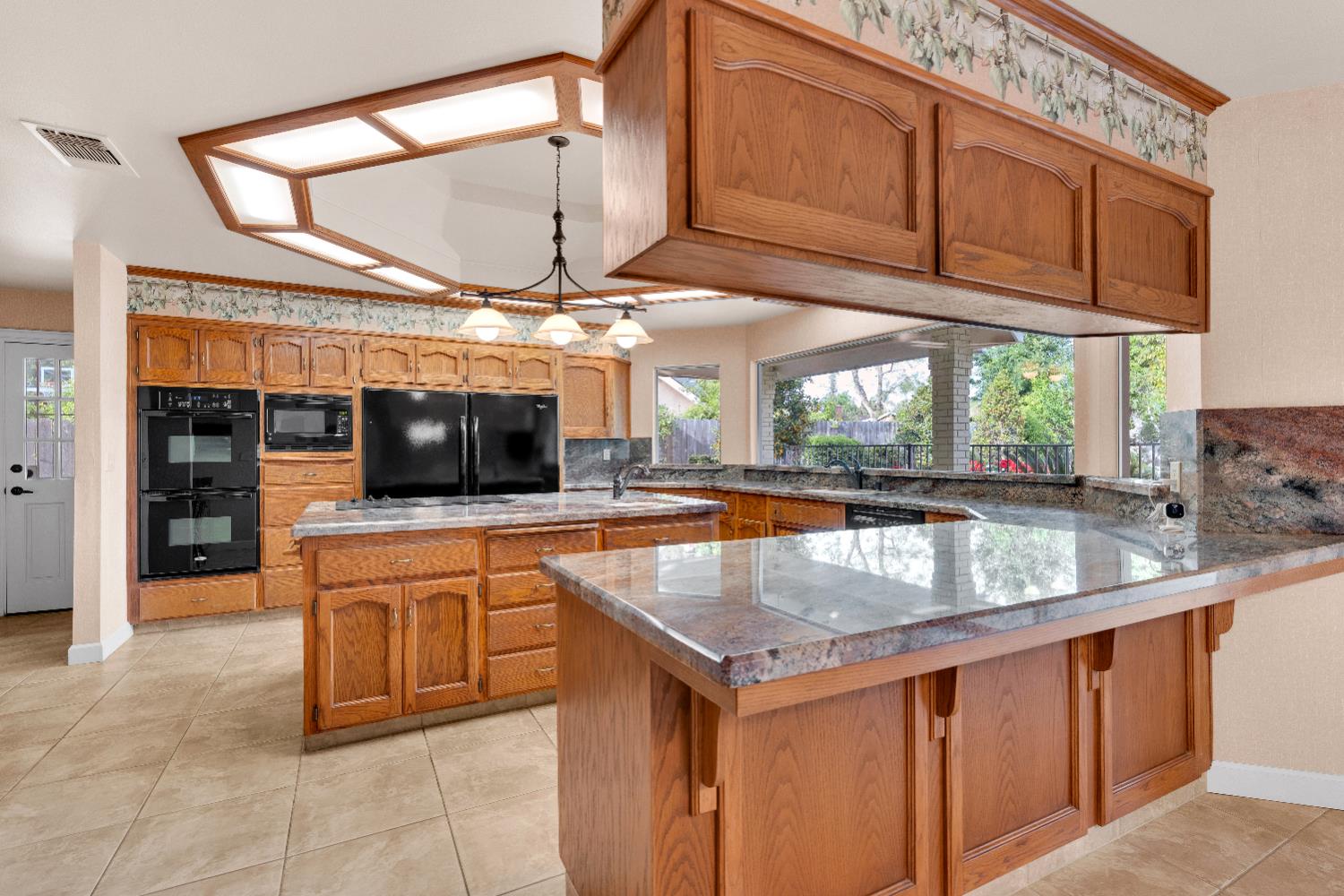 6518 N Dolores, Fresno, CA 93711