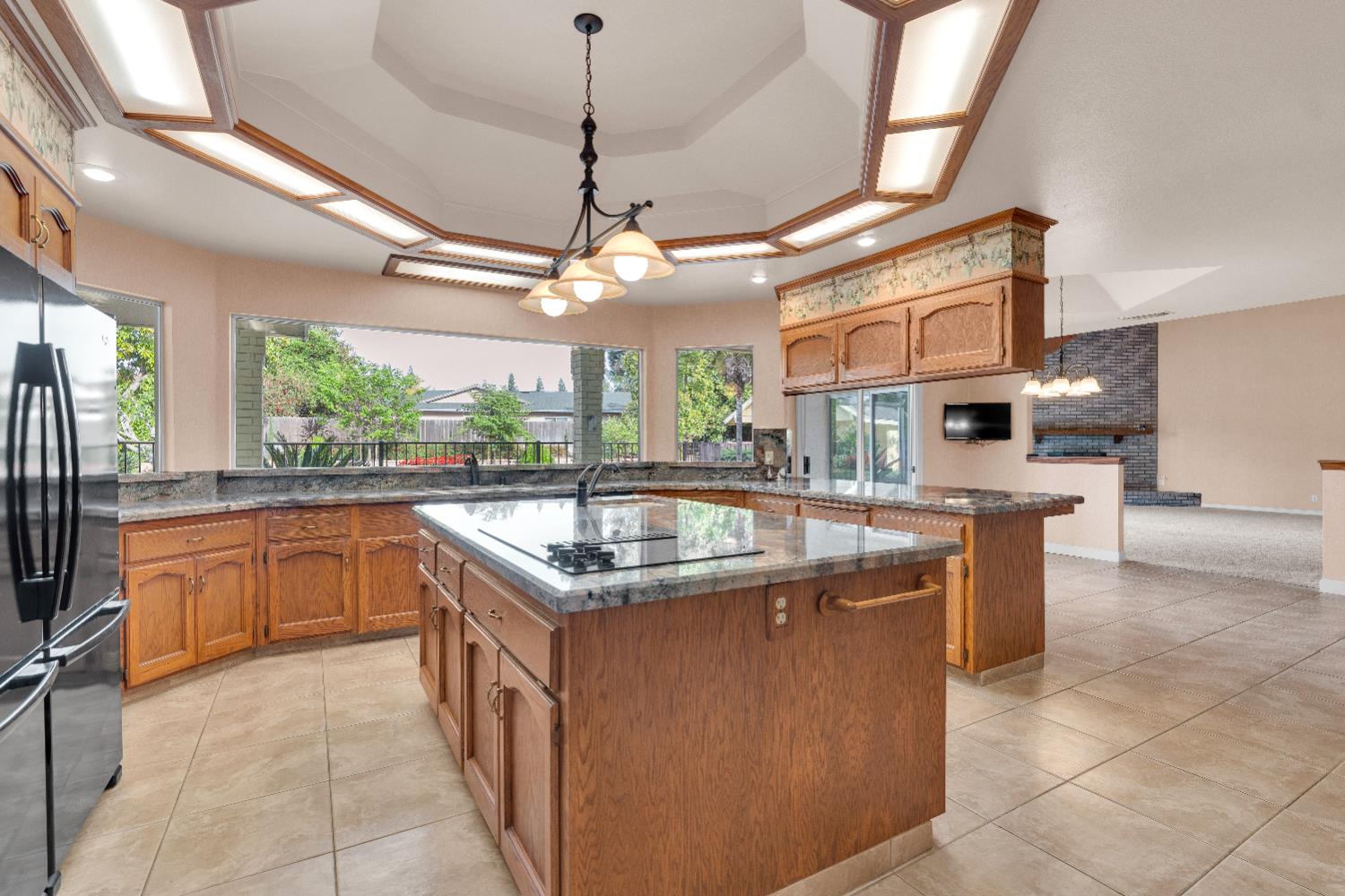 6518 N Dolores, Fresno, CA 93711