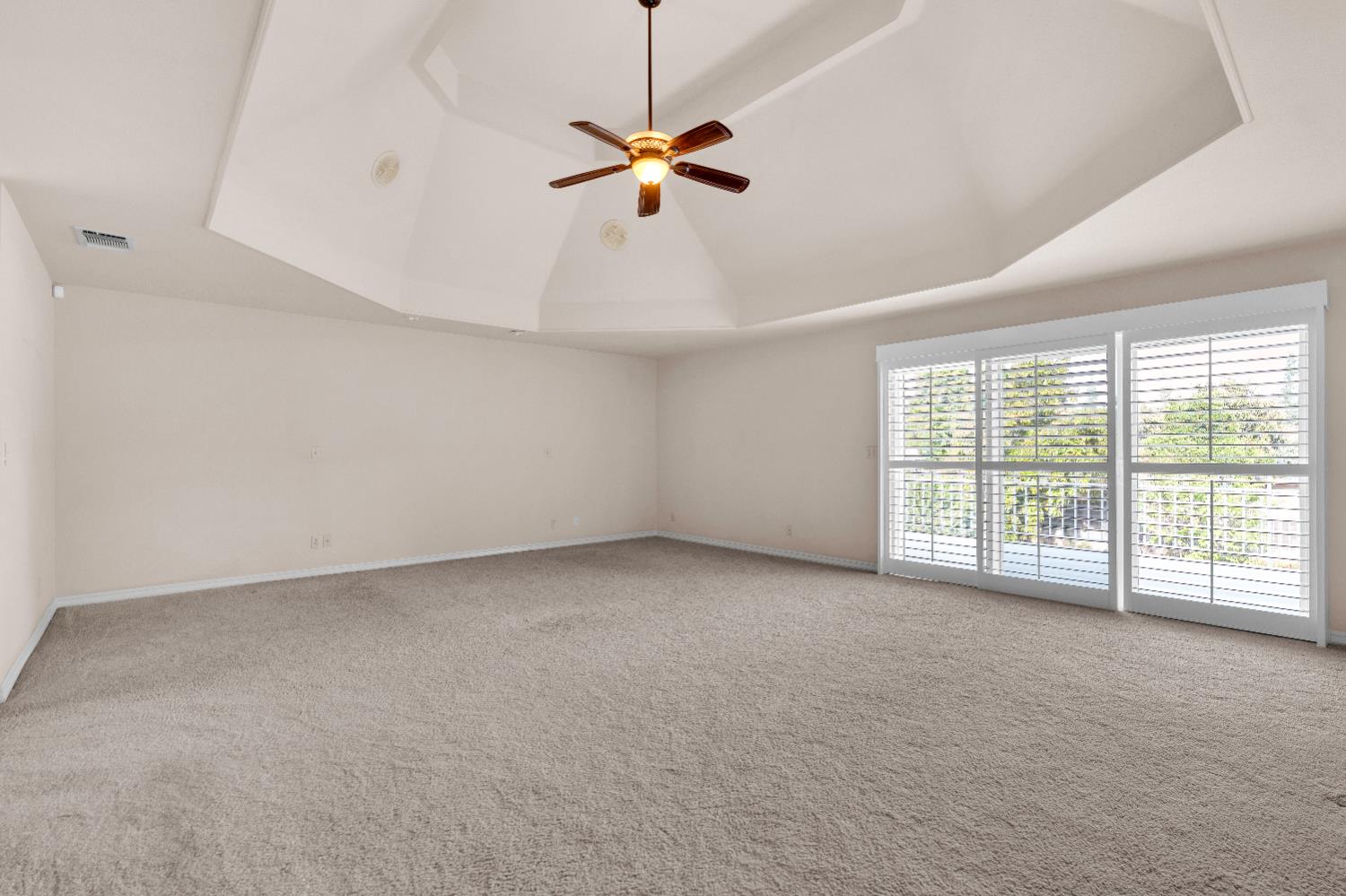 6518 N Dolores, Fresno, CA 93711