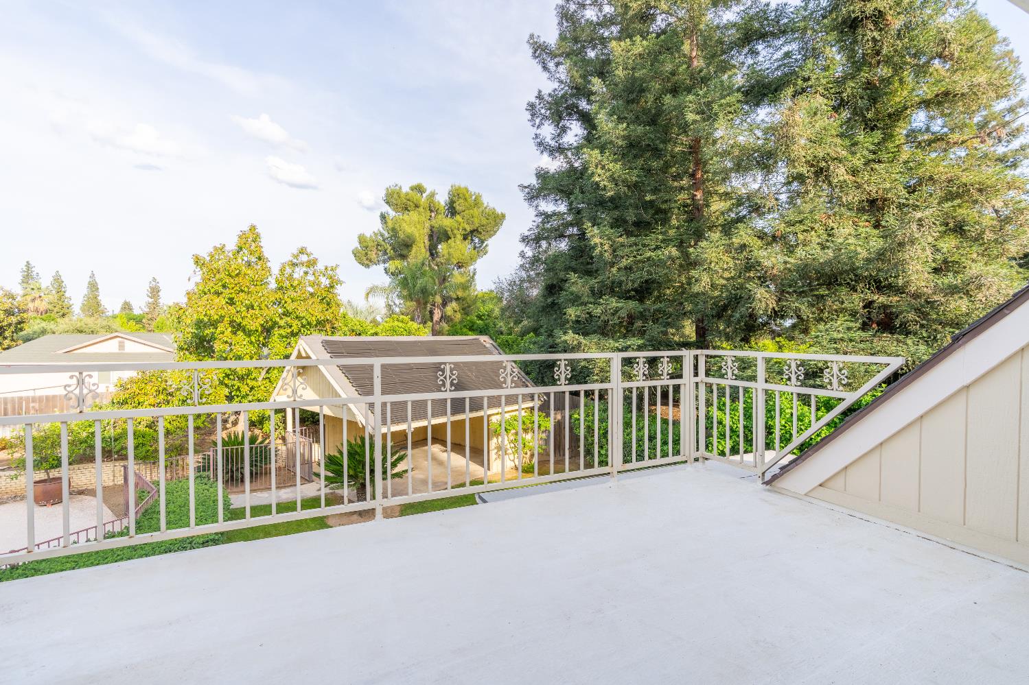 6518 N Dolores, Fresno, CA 93711