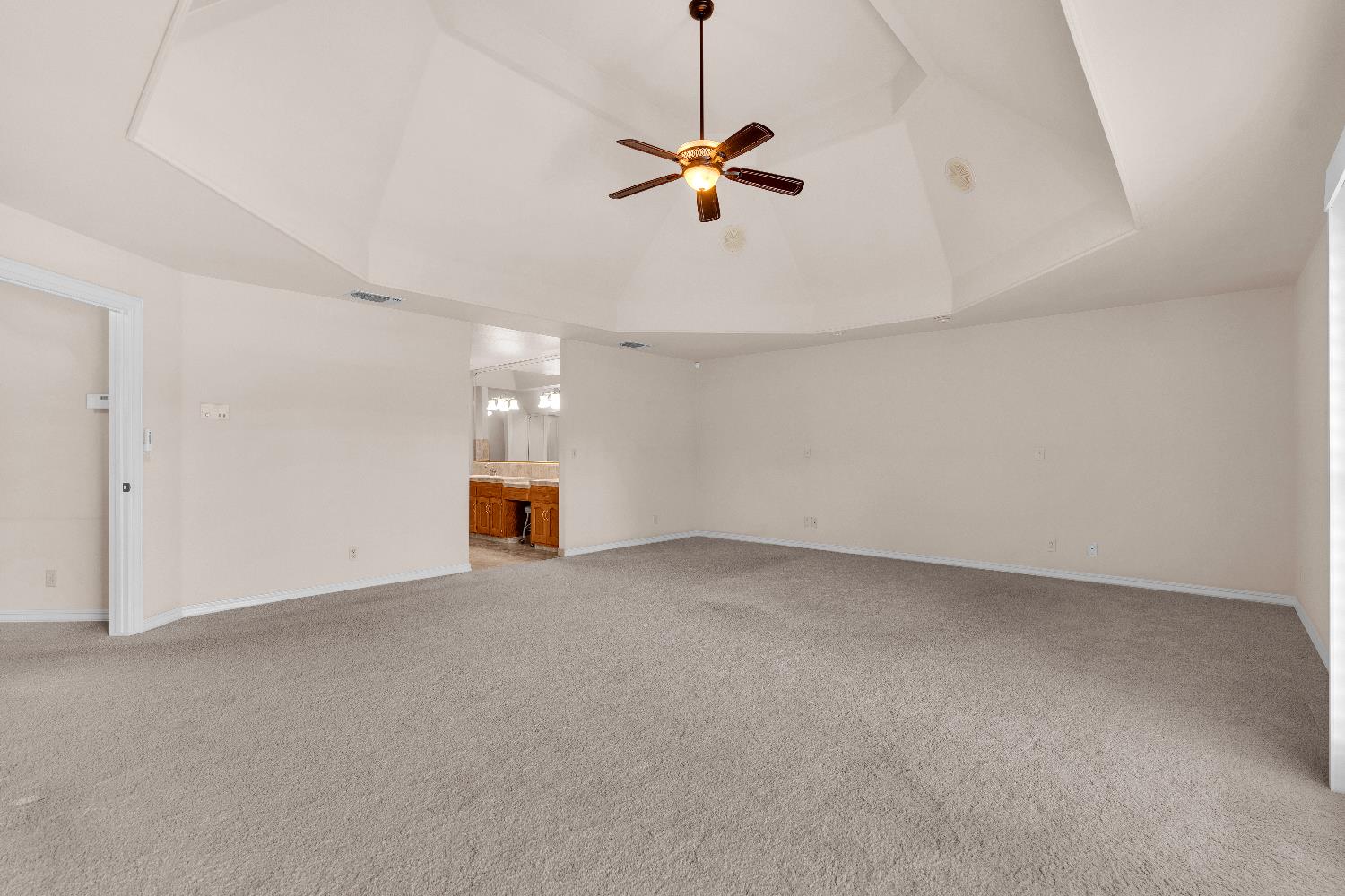 6518 N Dolores, Fresno, CA 93711