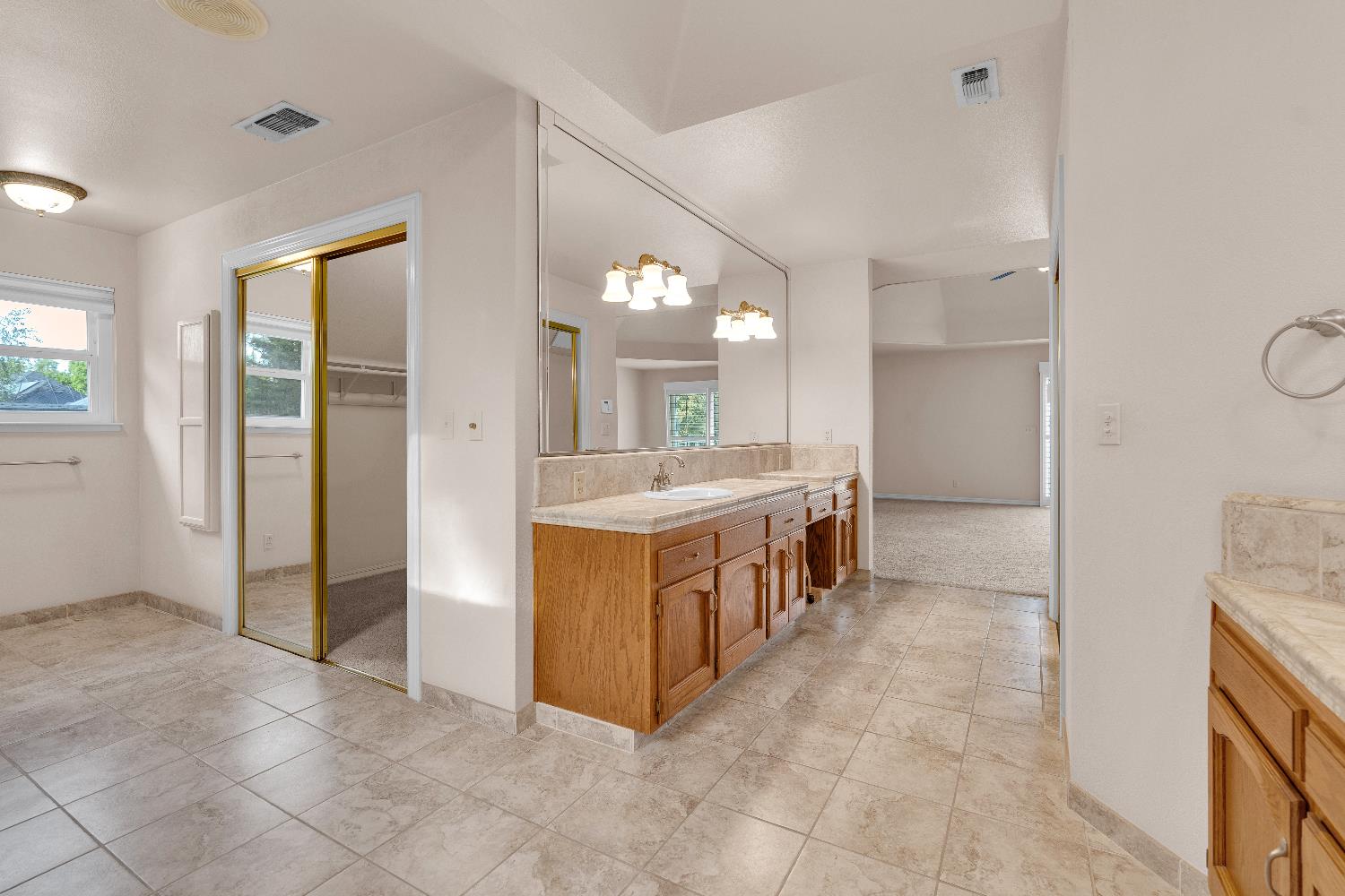 6518 N Dolores, Fresno, CA 93711