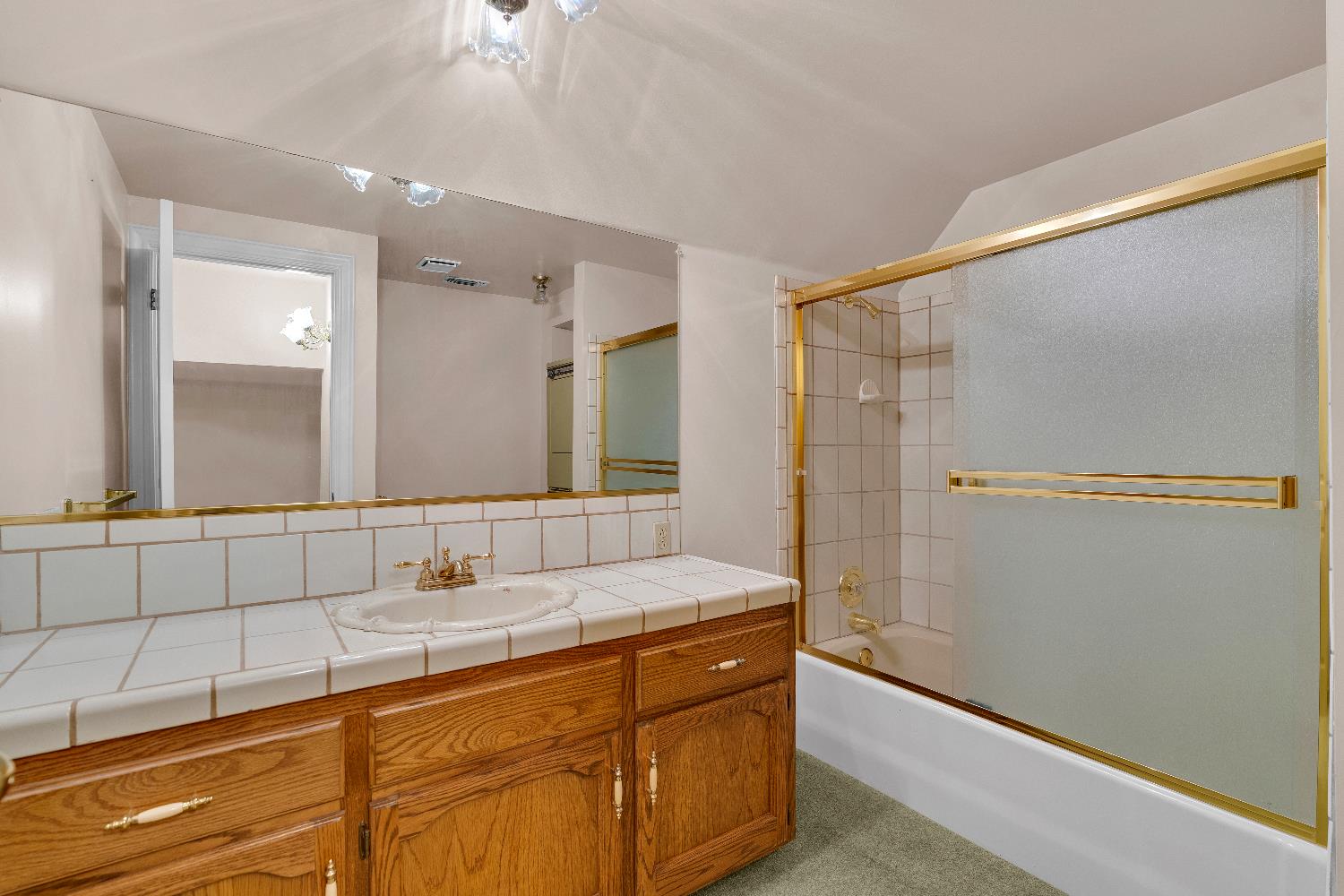 6518 N Dolores, Fresno, CA 93711