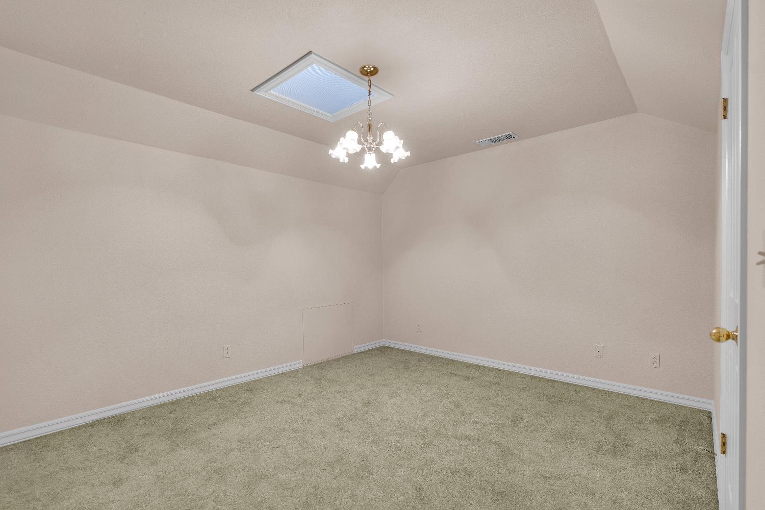 6518 N Dolores, Fresno, CA 93711