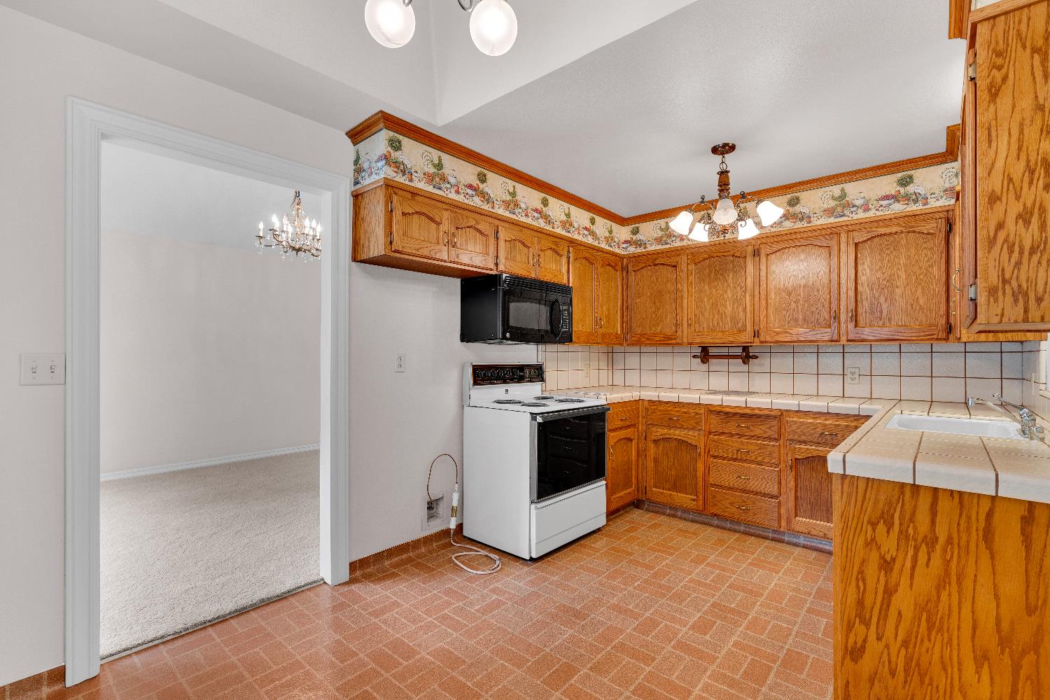 6518 N Dolores, Fresno, CA 93711