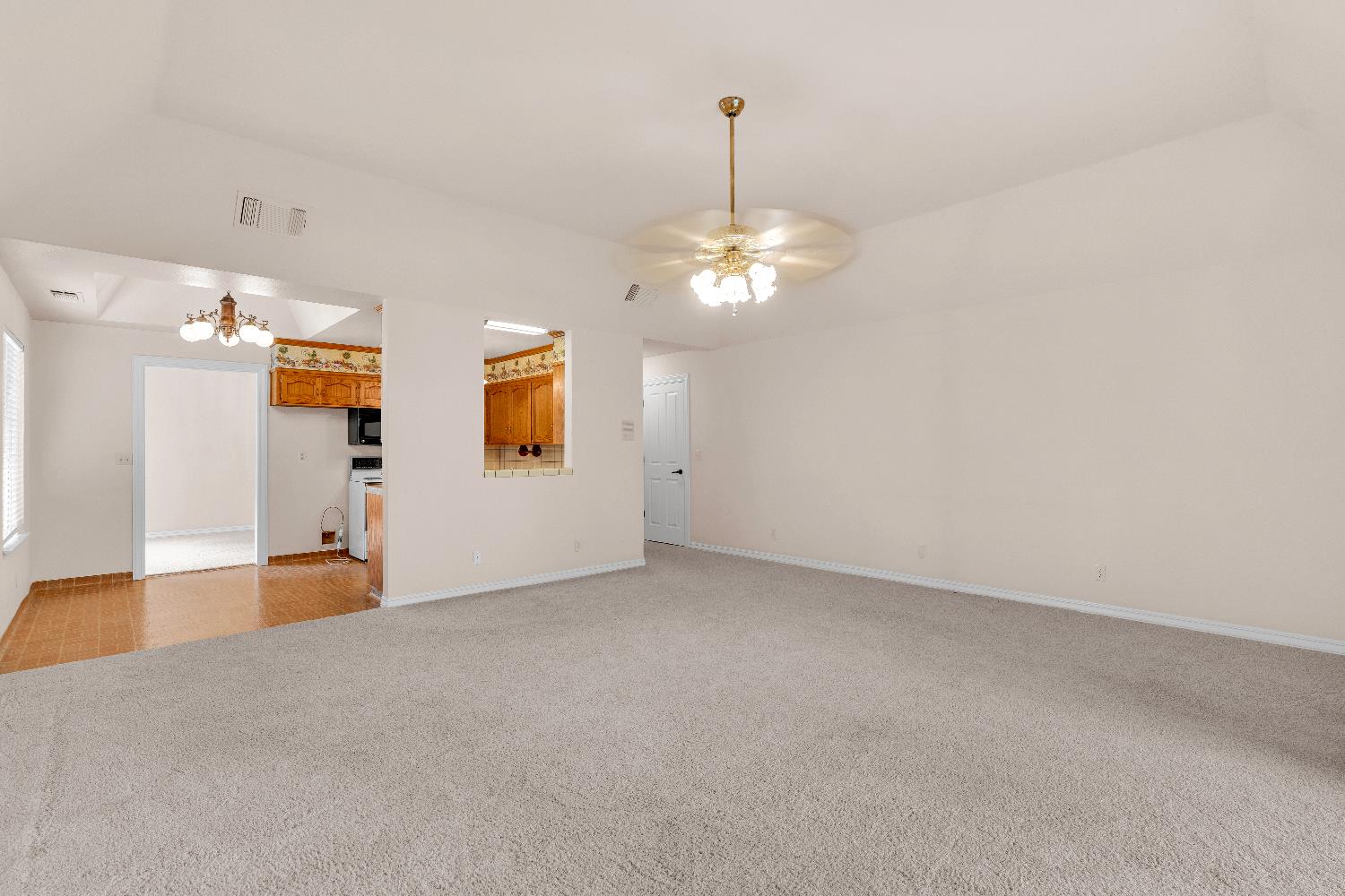 6518 N Dolores, Fresno, CA 93711