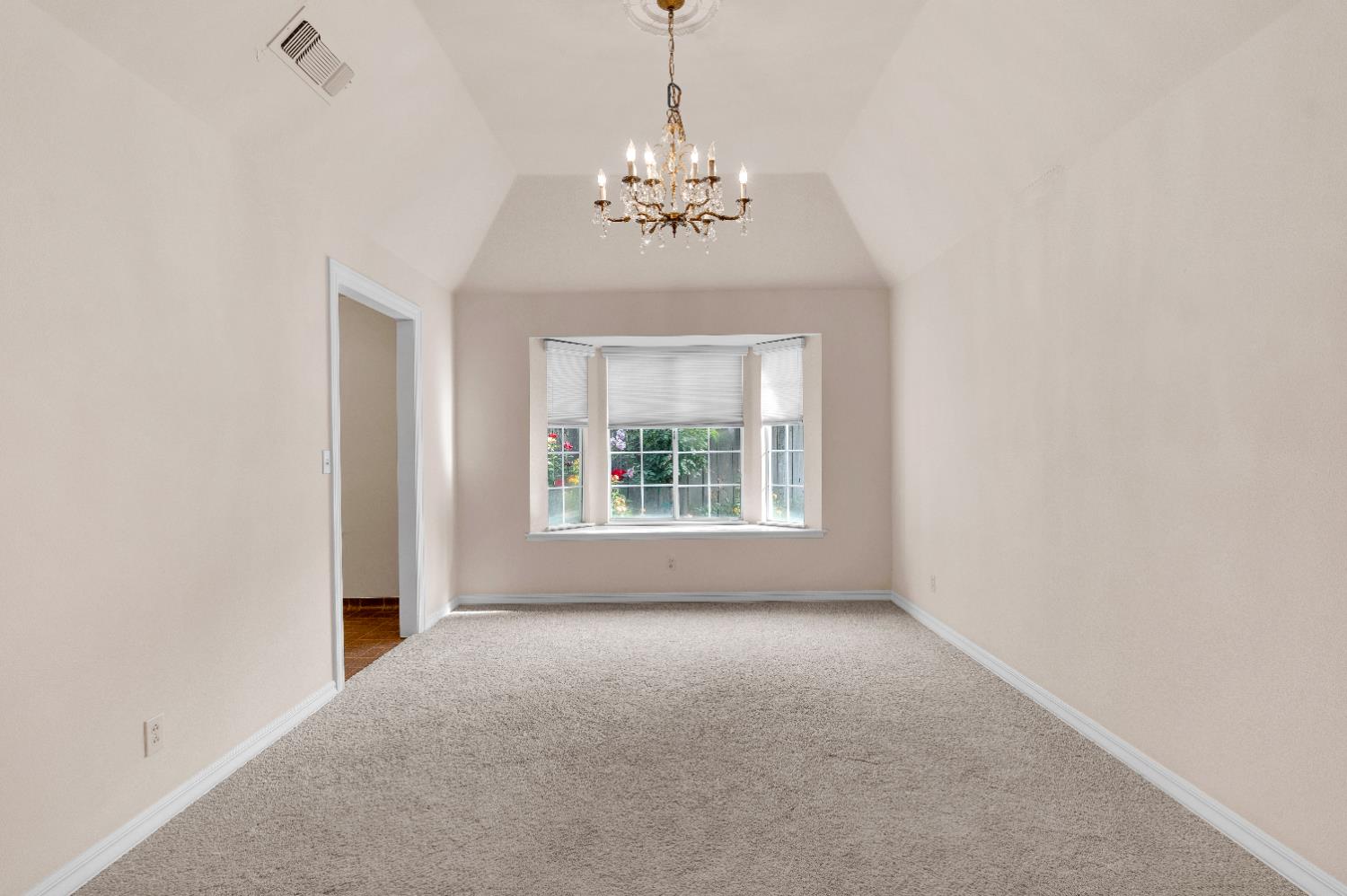 6518 N Dolores, Fresno, CA 93711