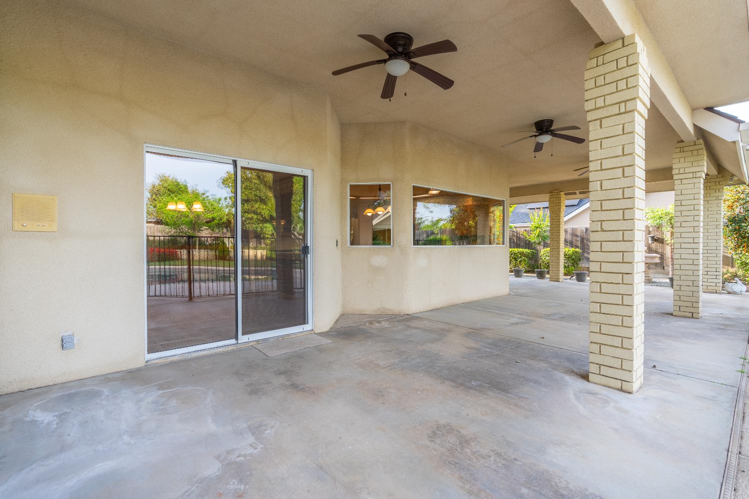 6518 N Dolores, Fresno, CA 93711