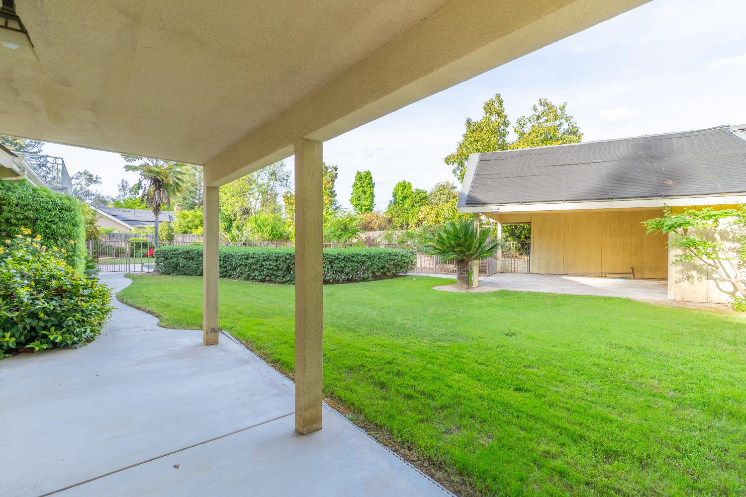 6518 N Dolores, Fresno, CA 93711