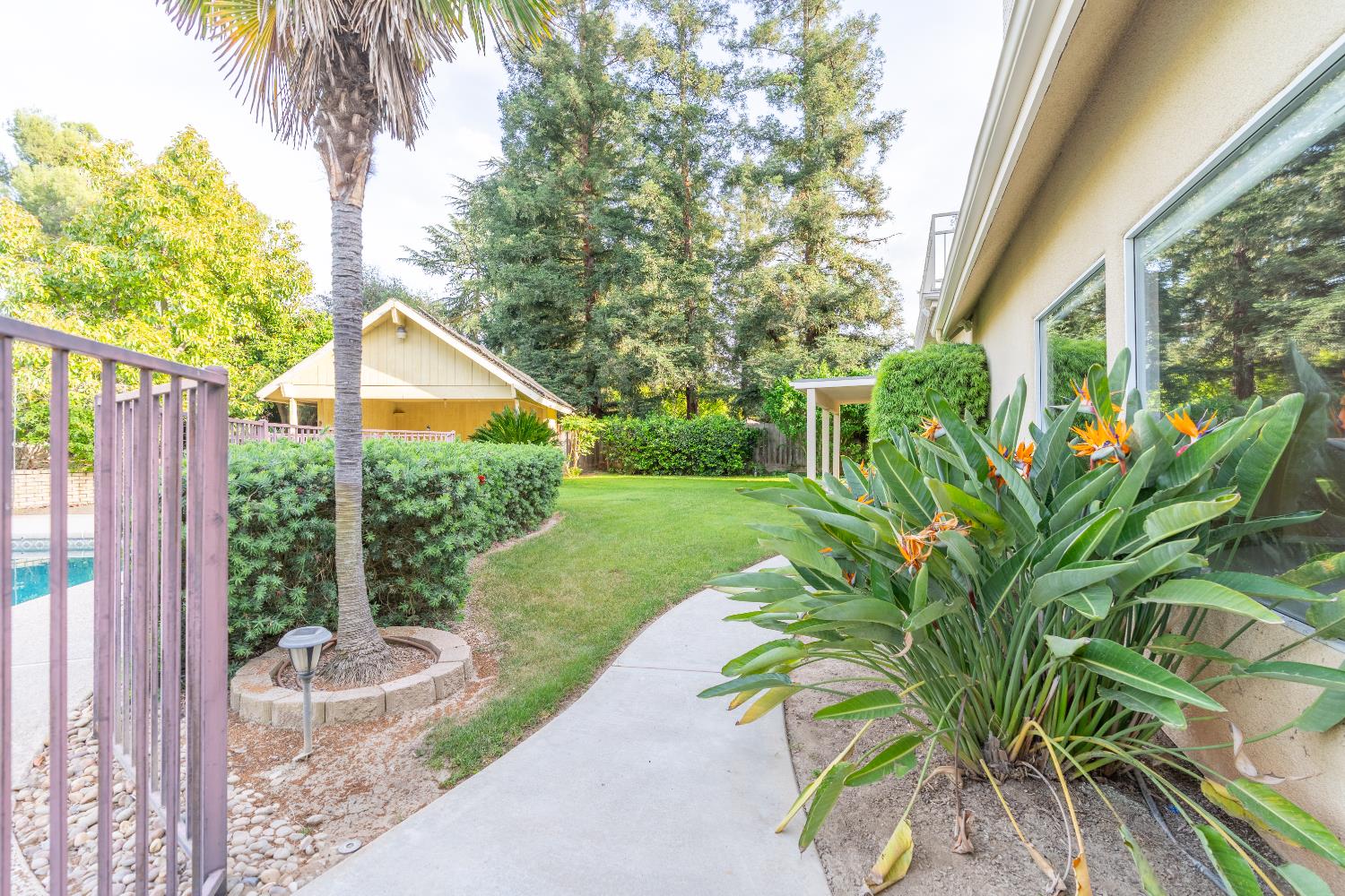 6518 N Dolores, Fresno, CA 93711