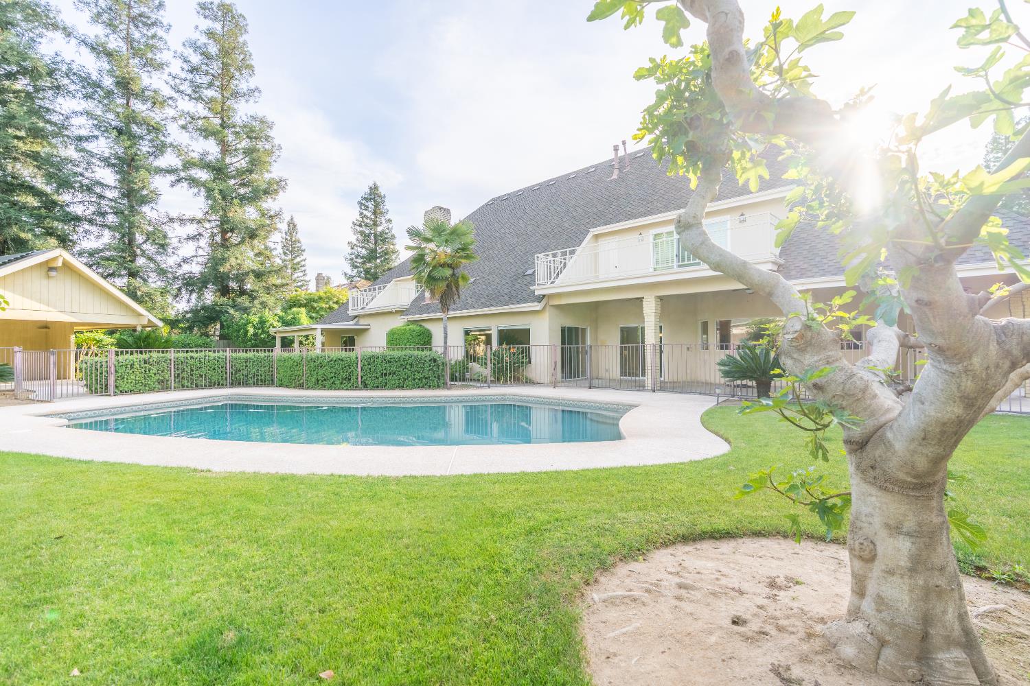 6518 N Dolores, Fresno, CA 93711