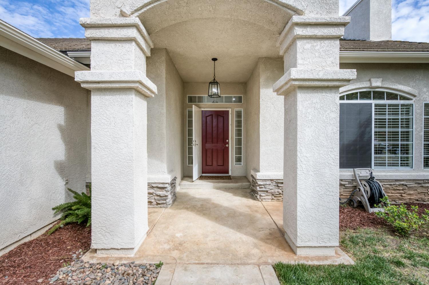 10374 N Sierra Vista Ave, Fresno, CA 93730