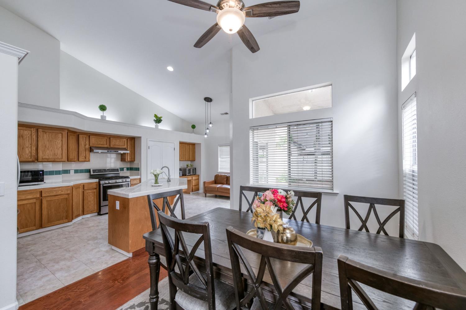 10374 N Sierra Vista Ave, Fresno, CA 93730