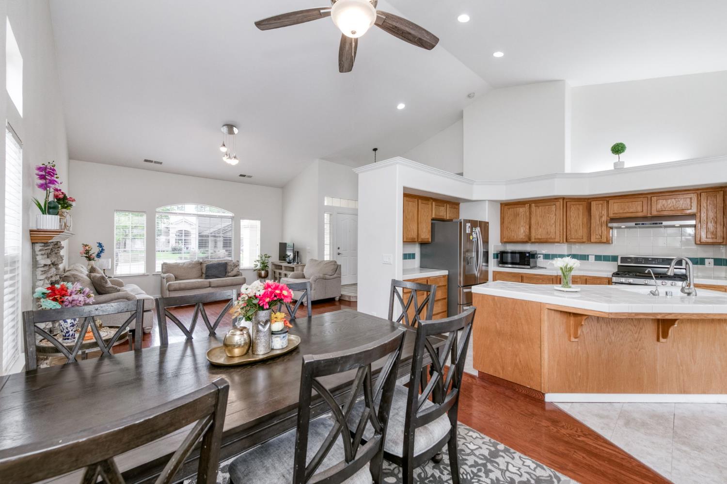 10374 N Sierra Vista Ave, Fresno, CA 93730