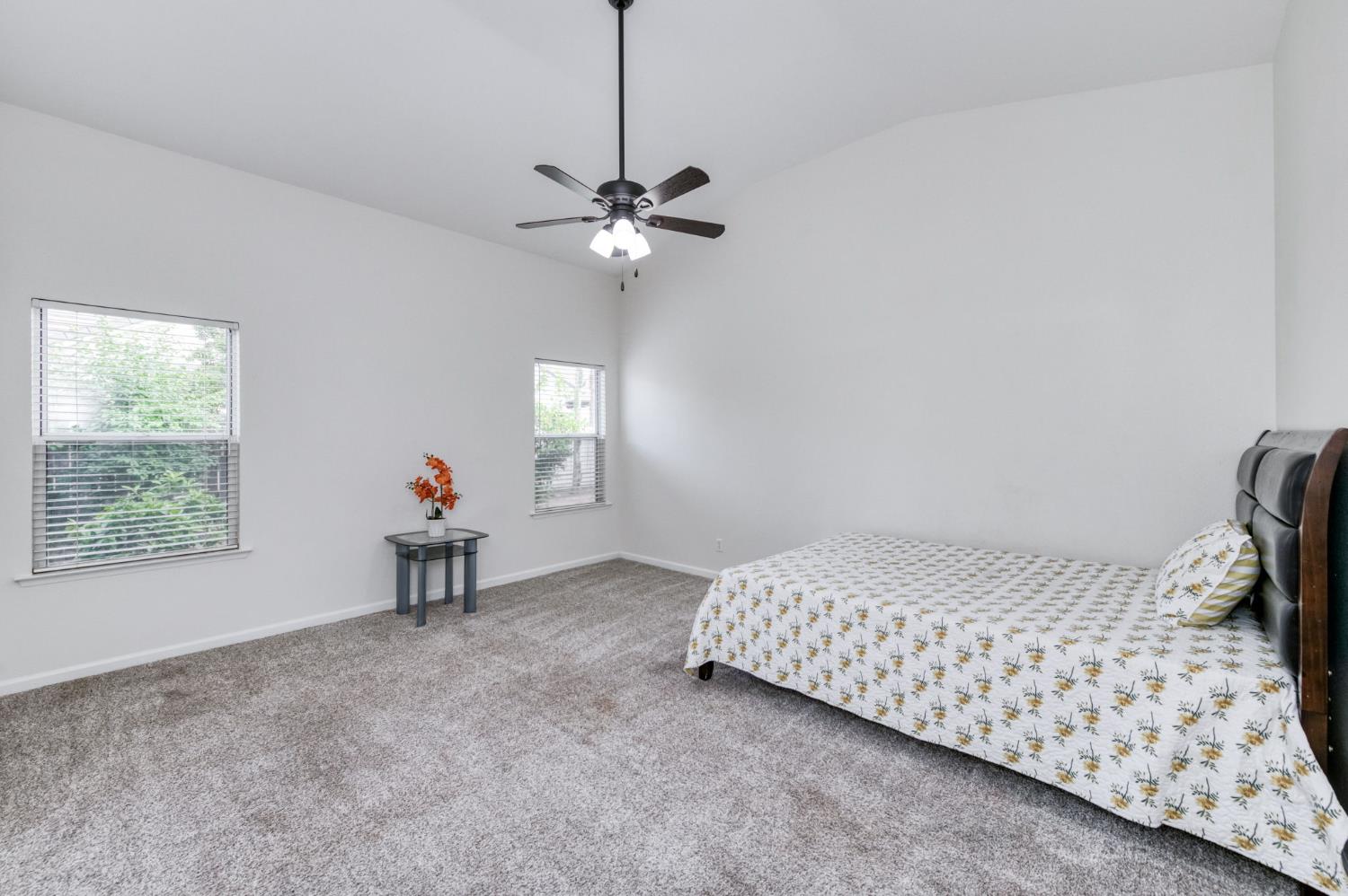 10374 N Sierra Vista Ave, Fresno, CA 93730