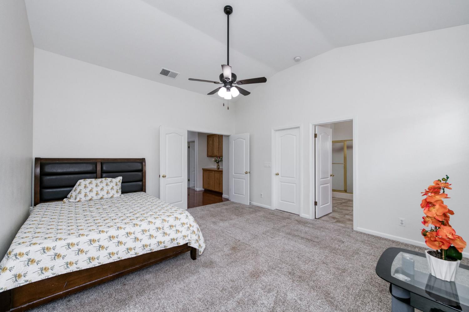 10374 N Sierra Vista Ave, Fresno, CA 93730