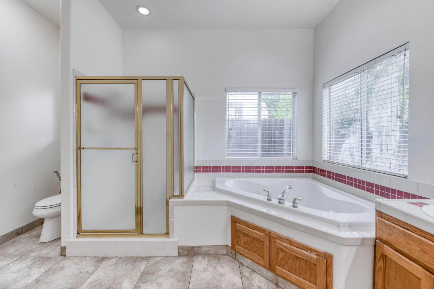 10374 N Sierra Vista Ave, Fresno, CA 93730