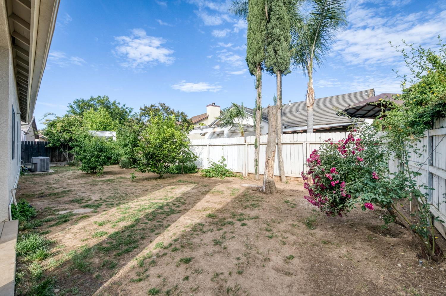 10374 N Sierra Vista Ave, Fresno, CA 93730