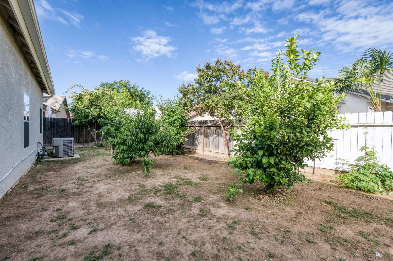 10374 N Sierra Vista Ave, Fresno, CA 93730