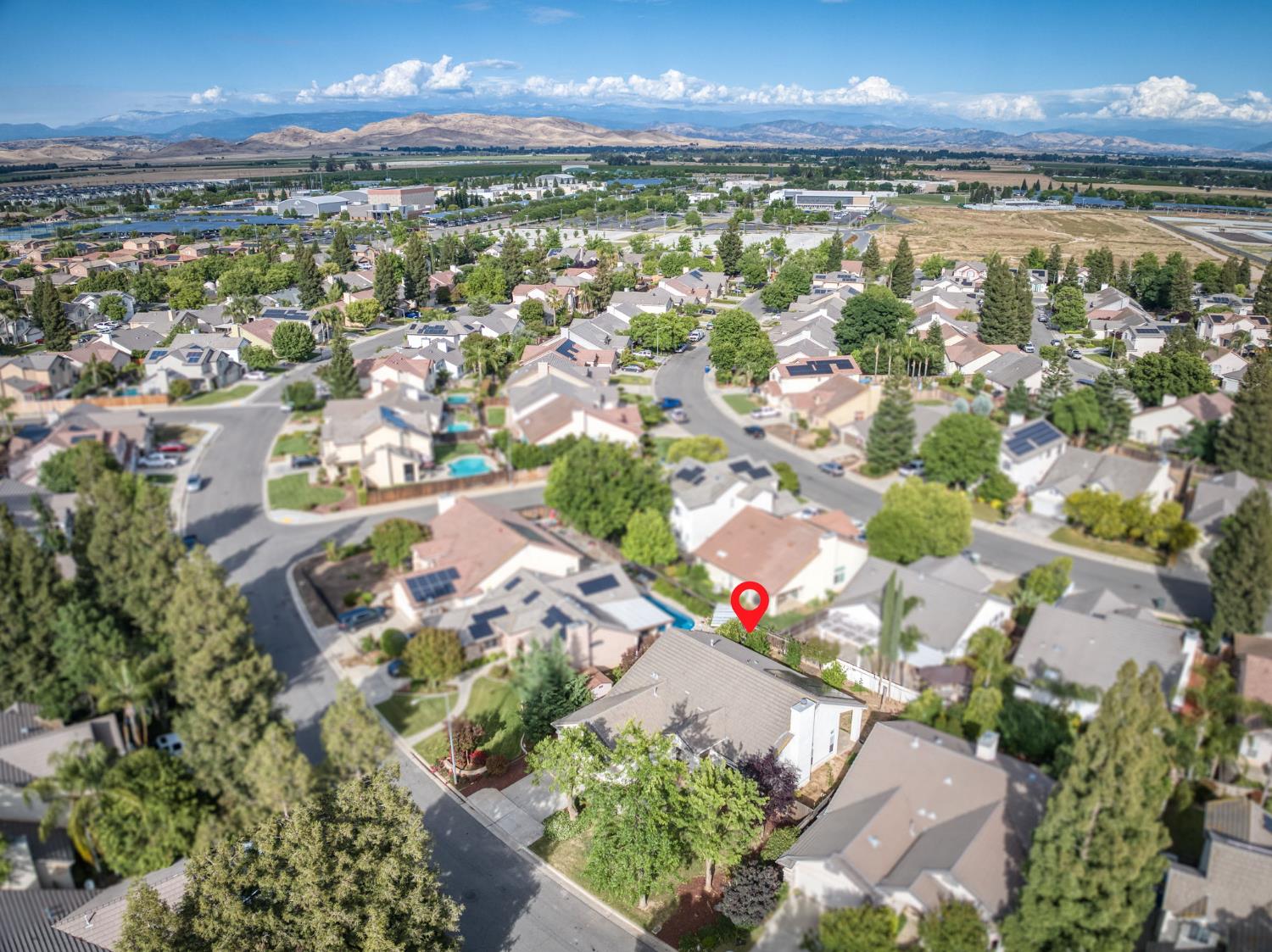 10374 N Sierra Vista Ave, Fresno, CA 93730