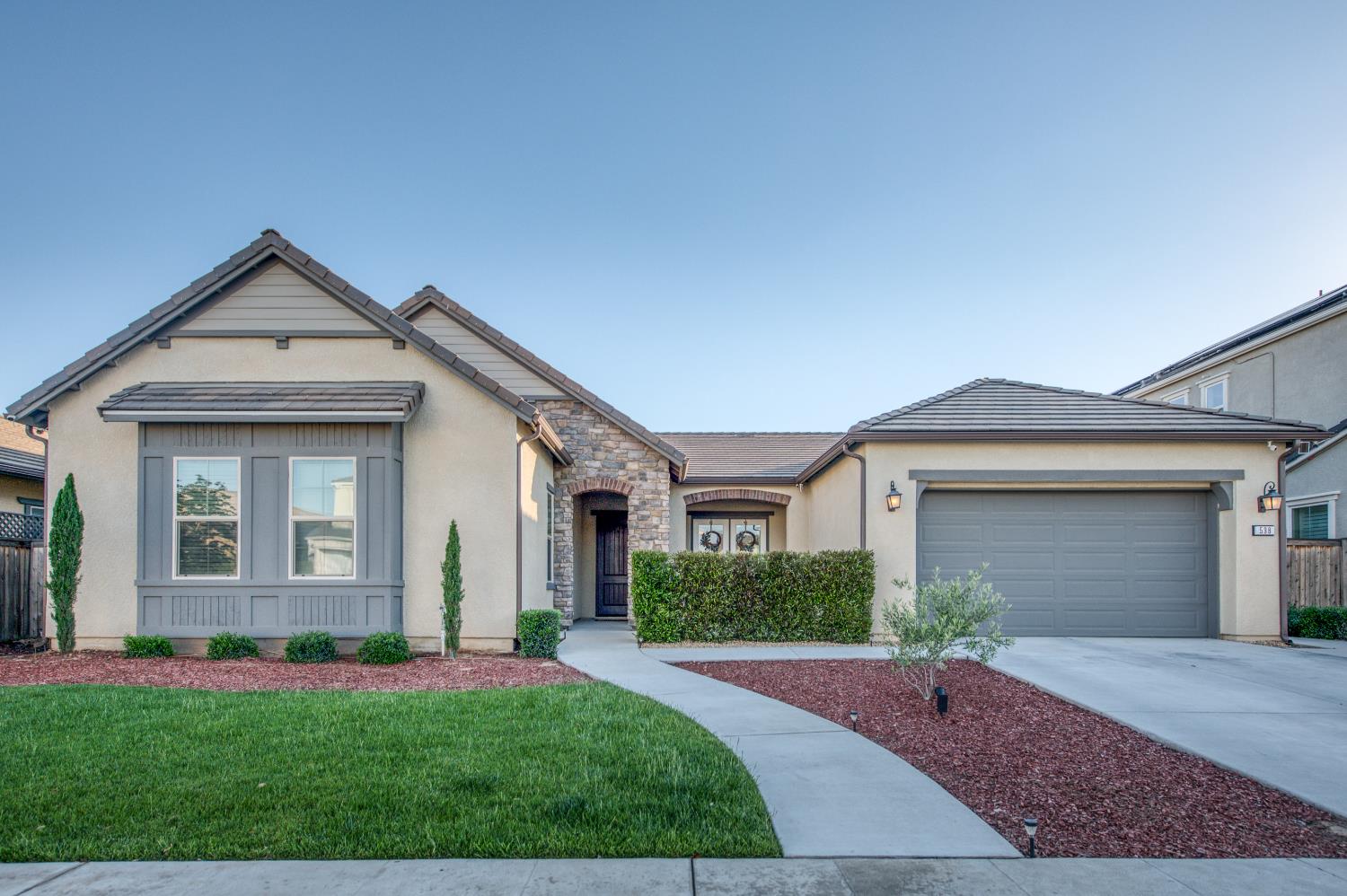 598 Crescent Ln, Madera, CA 93636