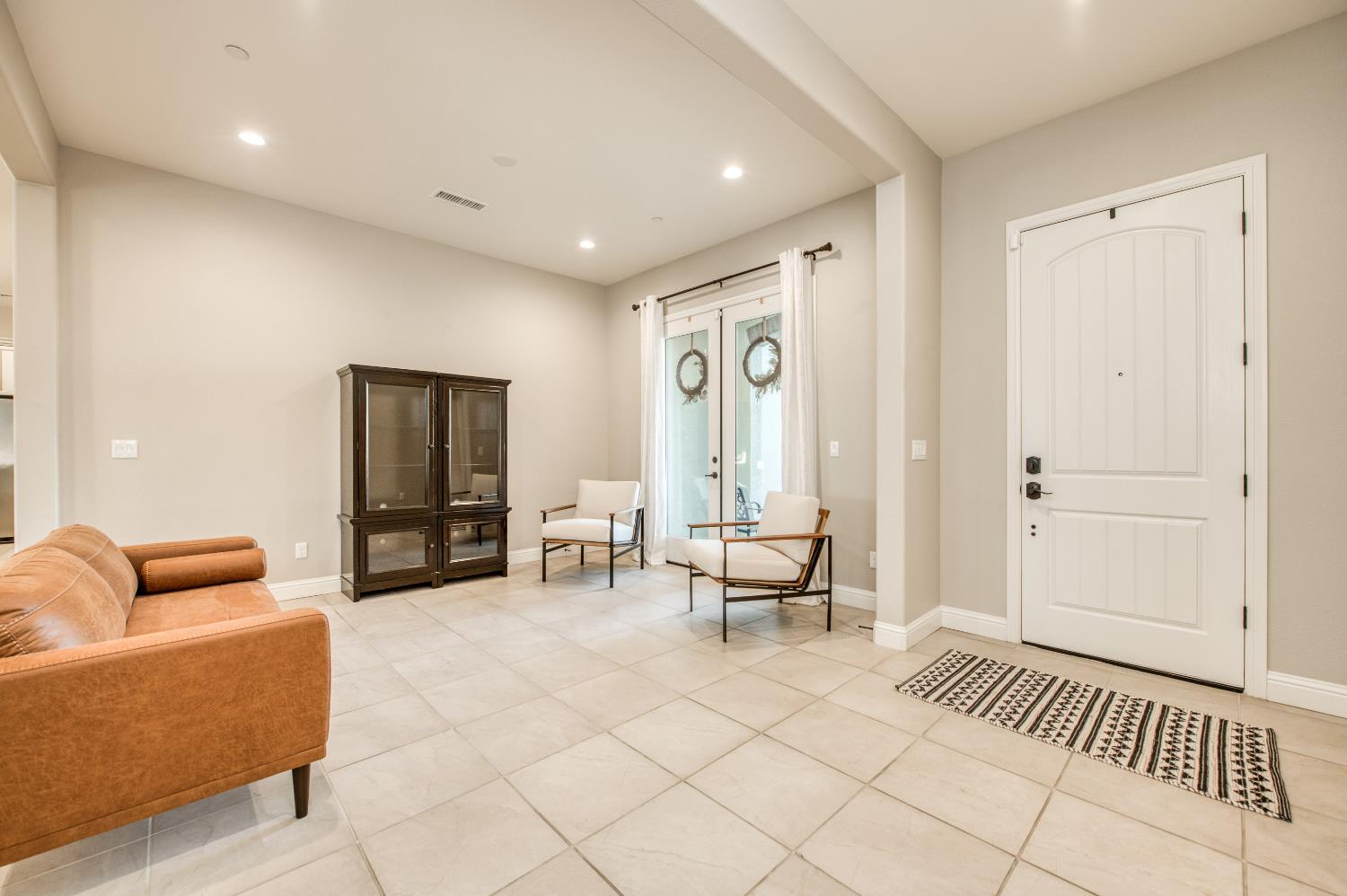 598 Crescent Ln, Madera, CA 93636
