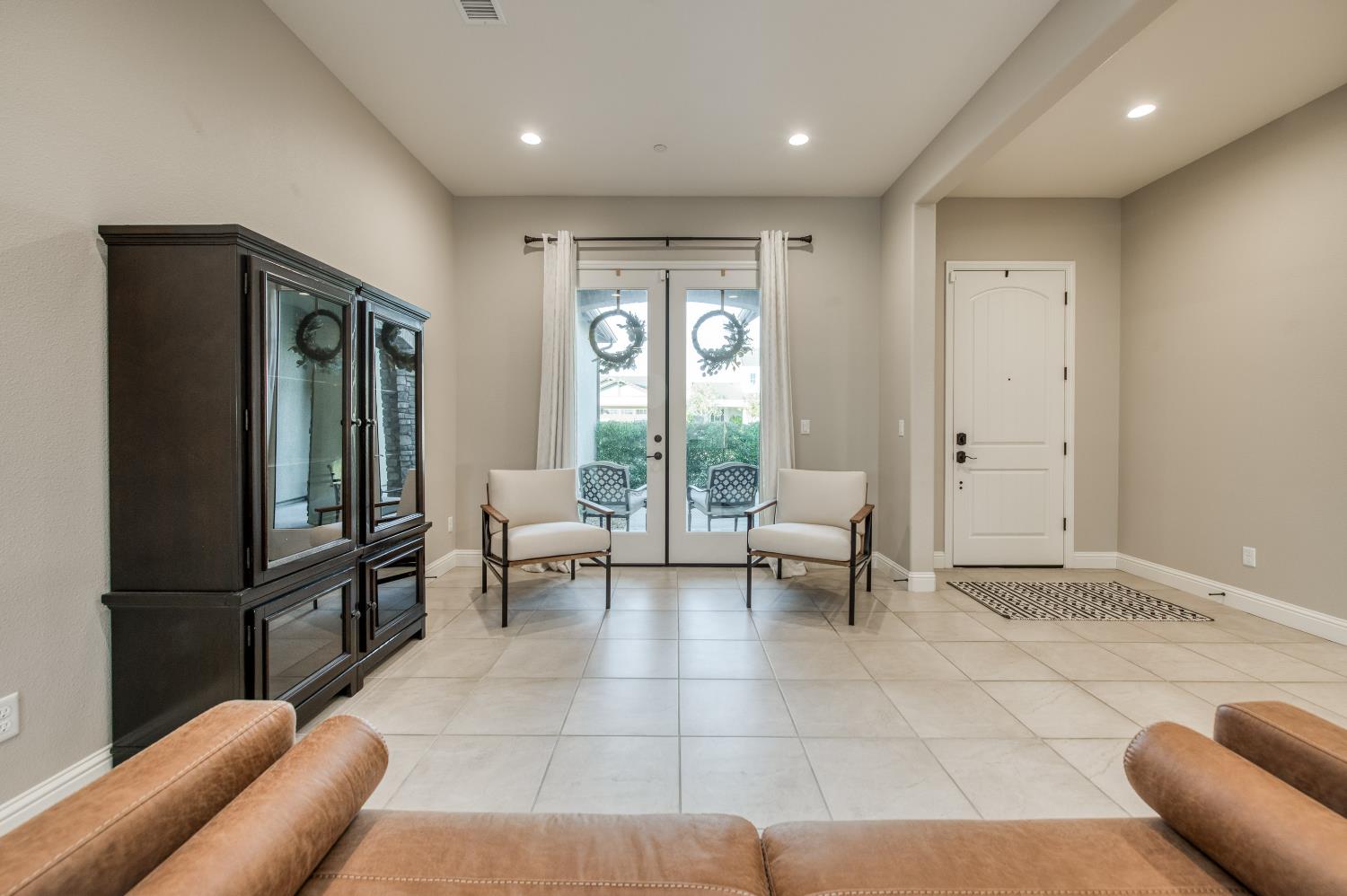 598 Crescent Ln, Madera, CA 93636
