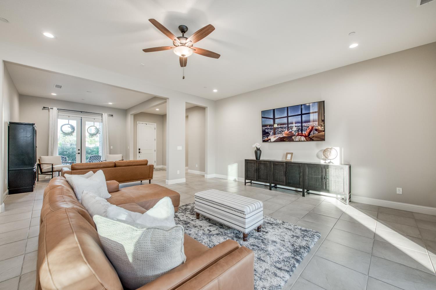 598 Crescent Ln, Madera, CA 93636