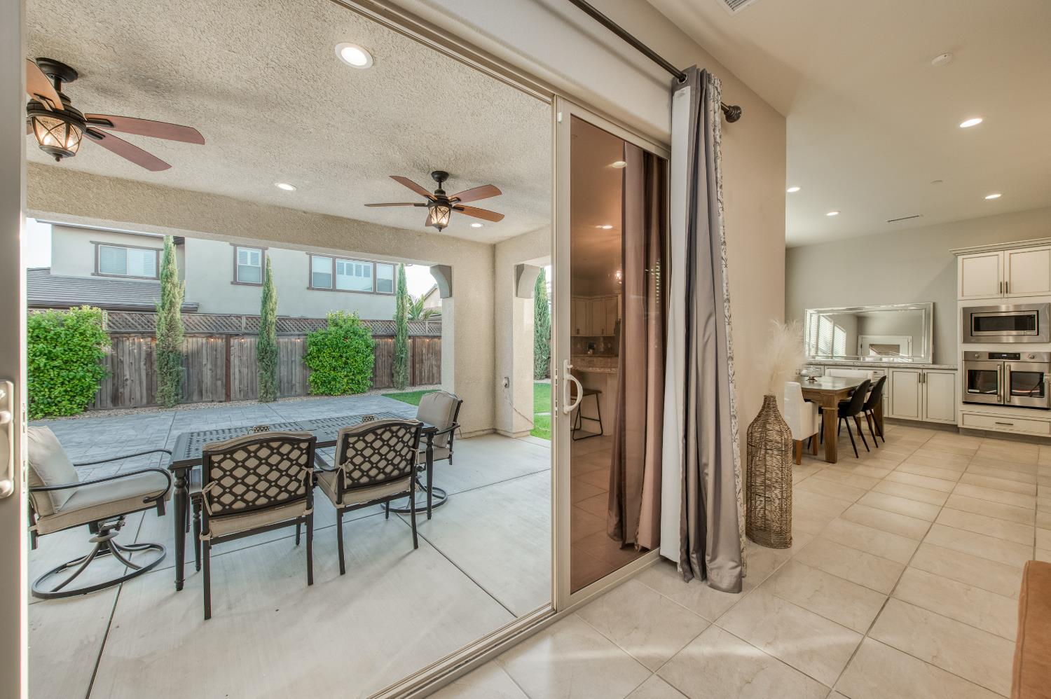 598 Crescent Ln, Madera, CA 93636