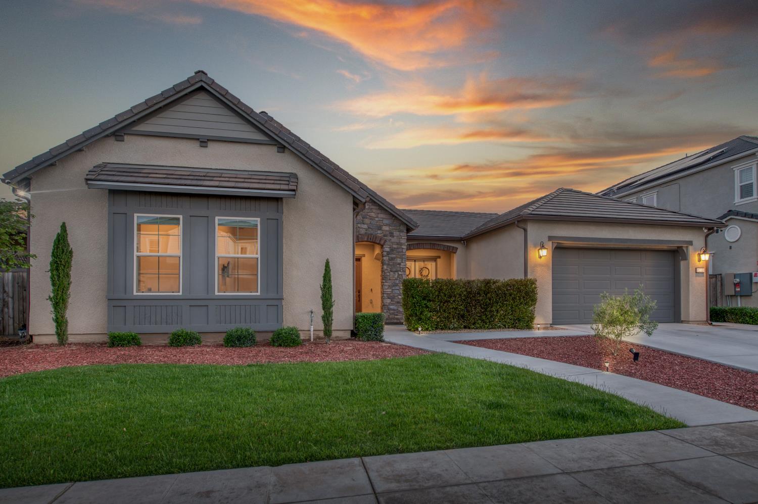 598 Crescent Ln, Madera, CA 93636