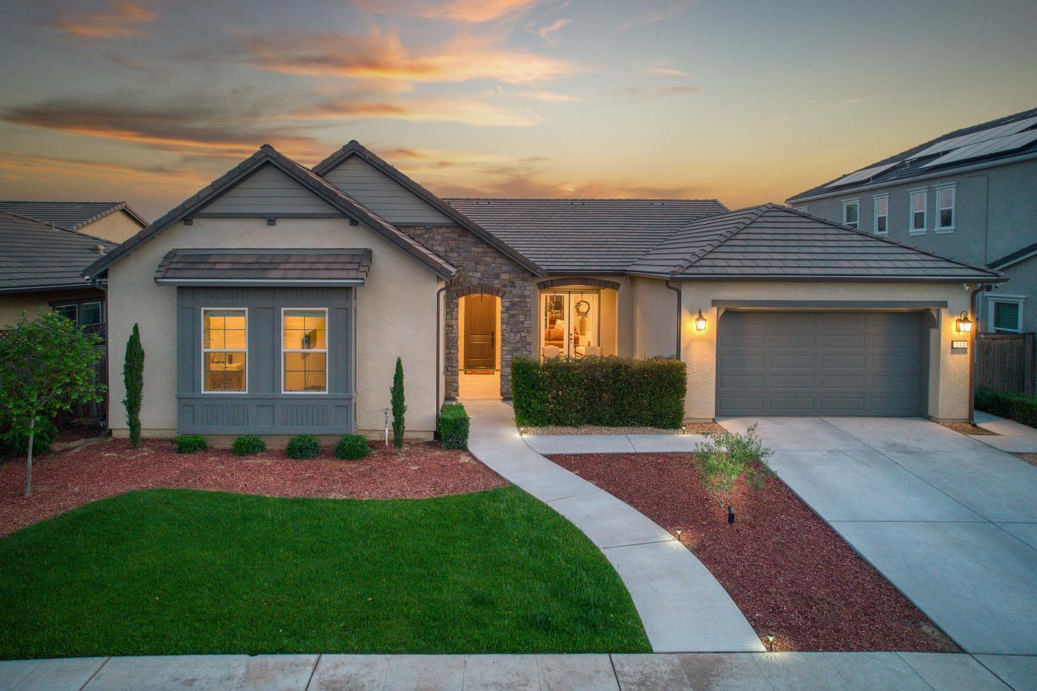 598 Crescent Ln, Madera, CA 93636