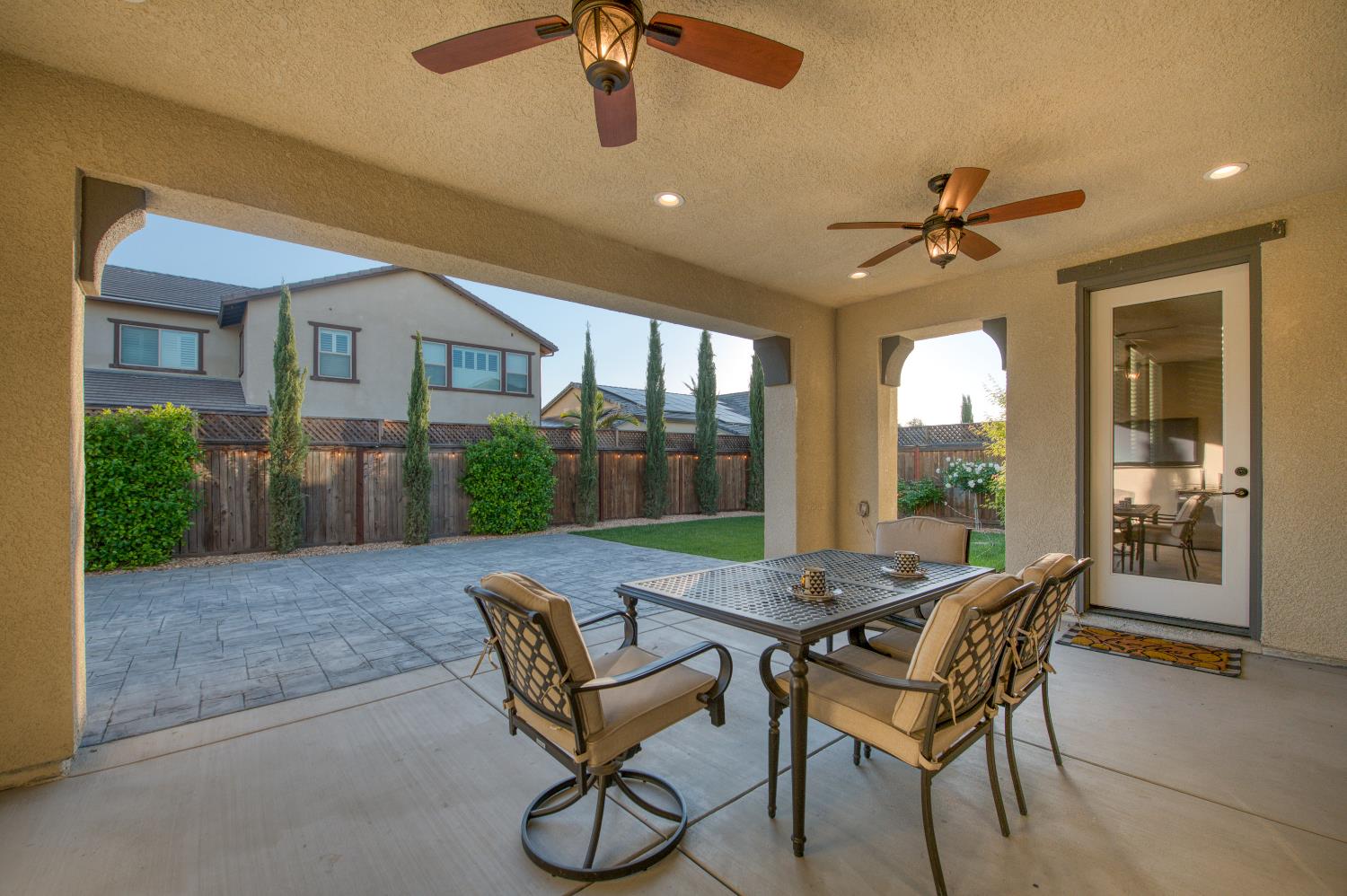 598 Crescent Ln, Madera, CA 93636