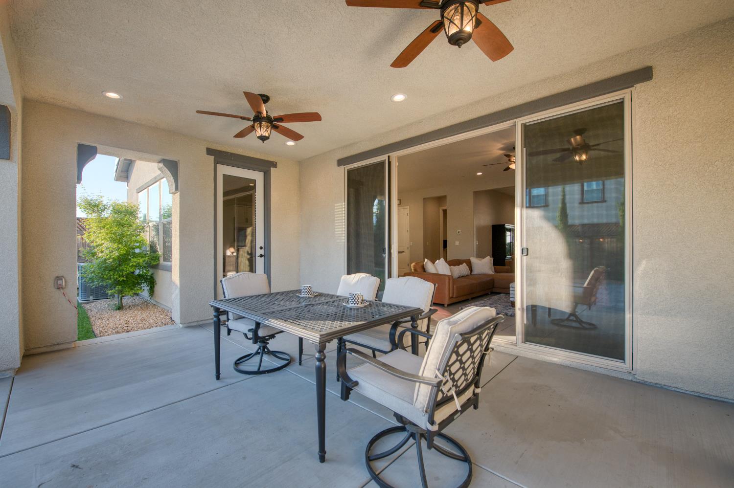 598 Crescent Ln, Madera, CA 93636