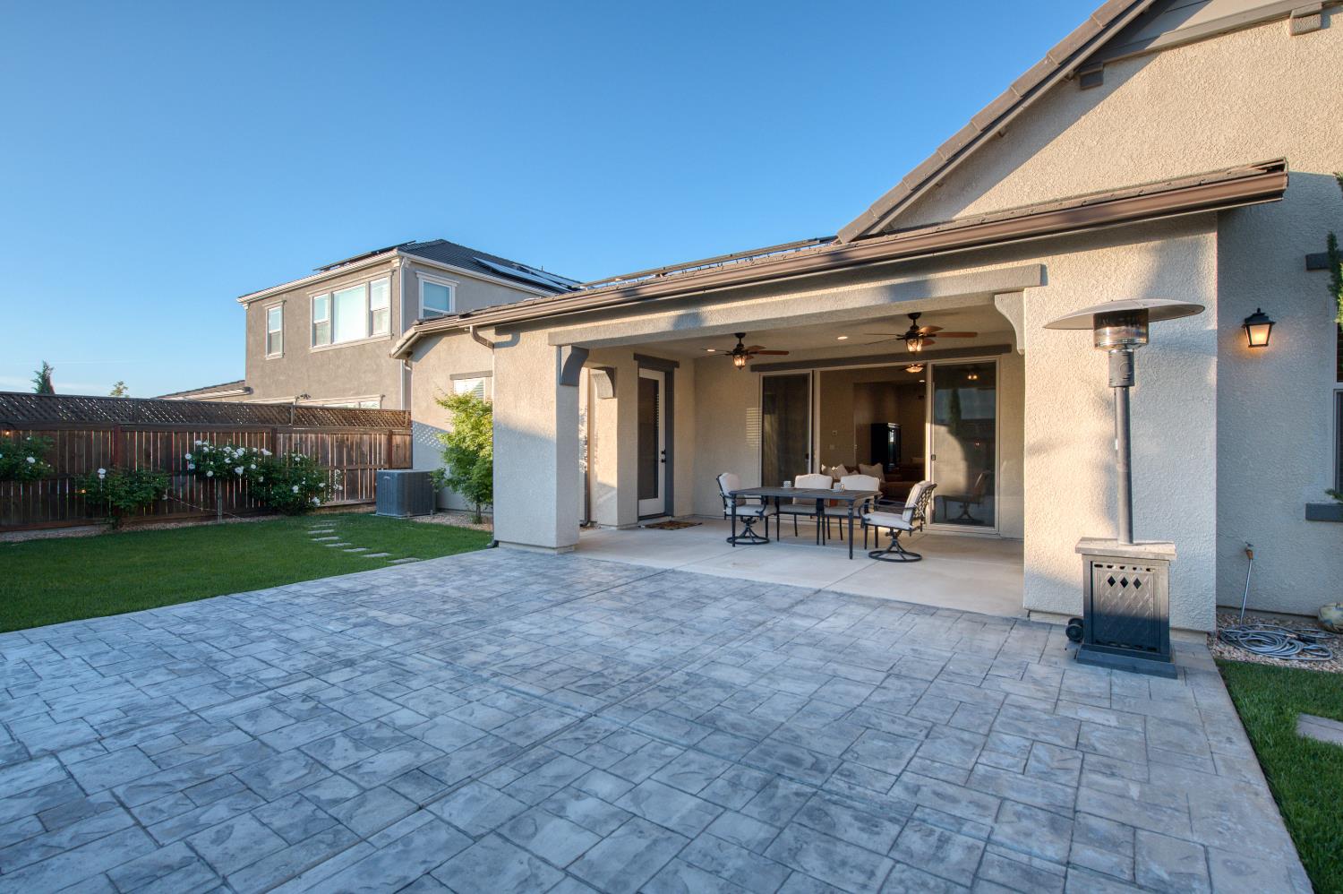 598 Crescent Ln, Madera, CA 93636