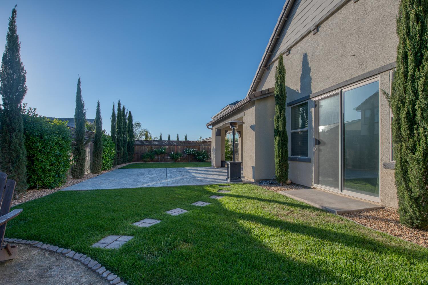 598 Crescent Ln, Madera, CA 93636
