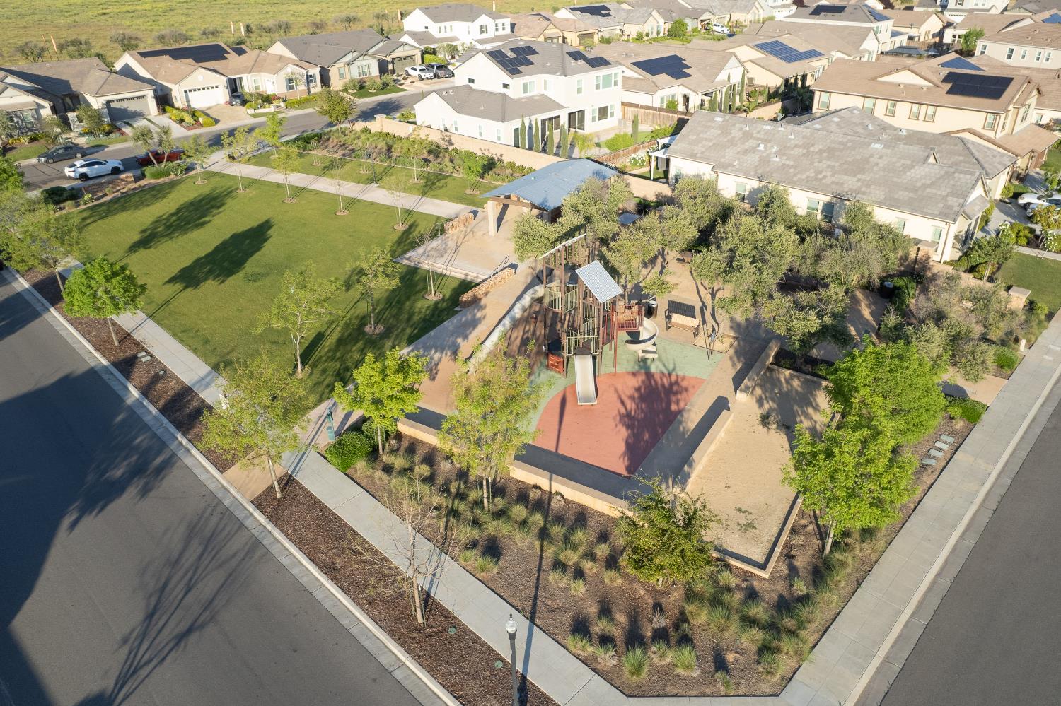 598 Crescent Ln, Madera, CA 93636