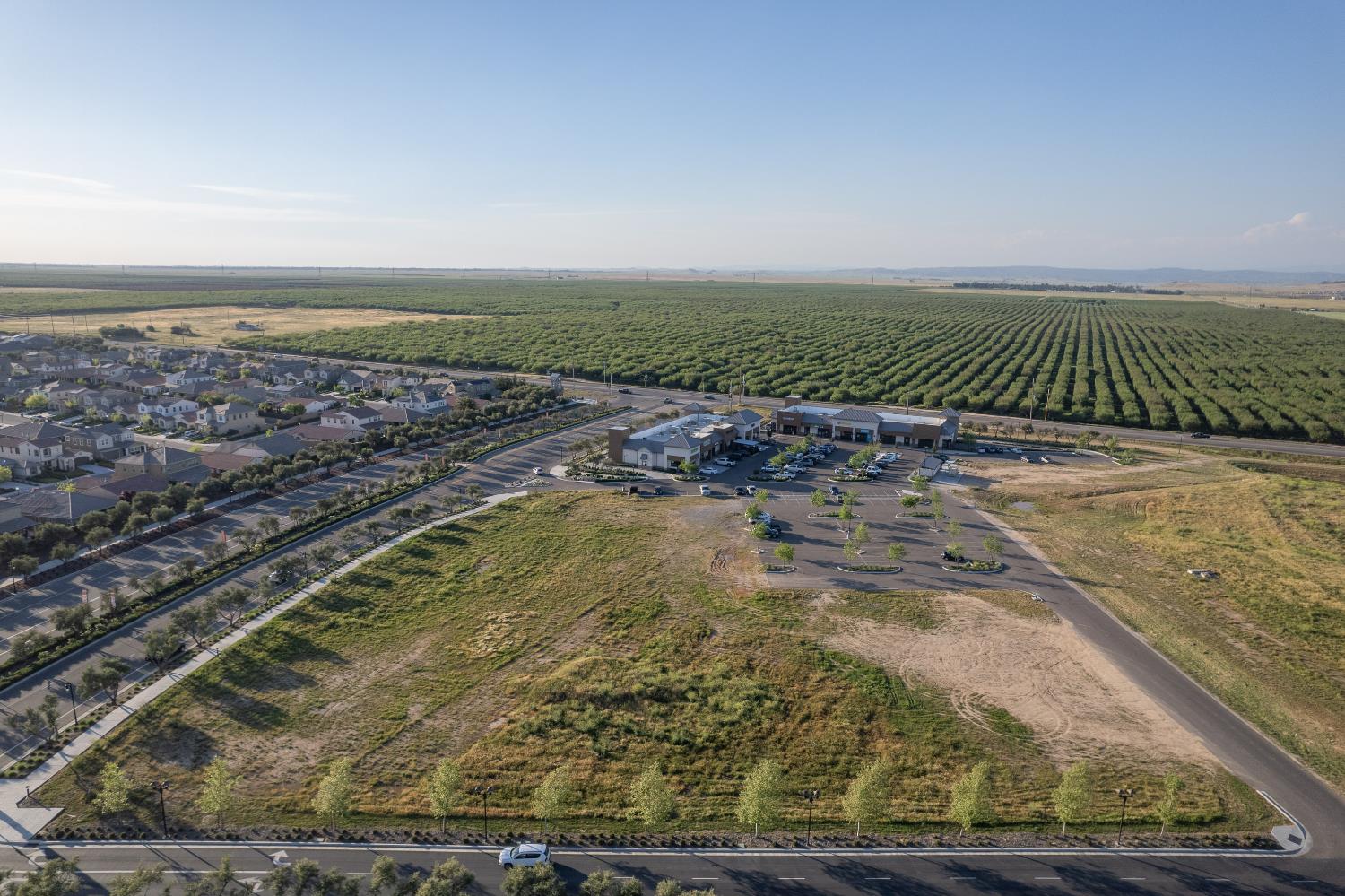 598 Crescent Ln, Madera, CA 93636