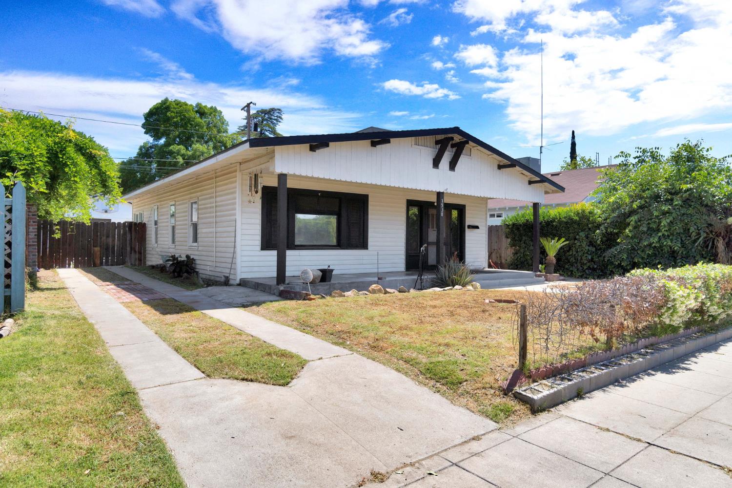 1538 N Wilson Ave, Fresno, CA 93728
