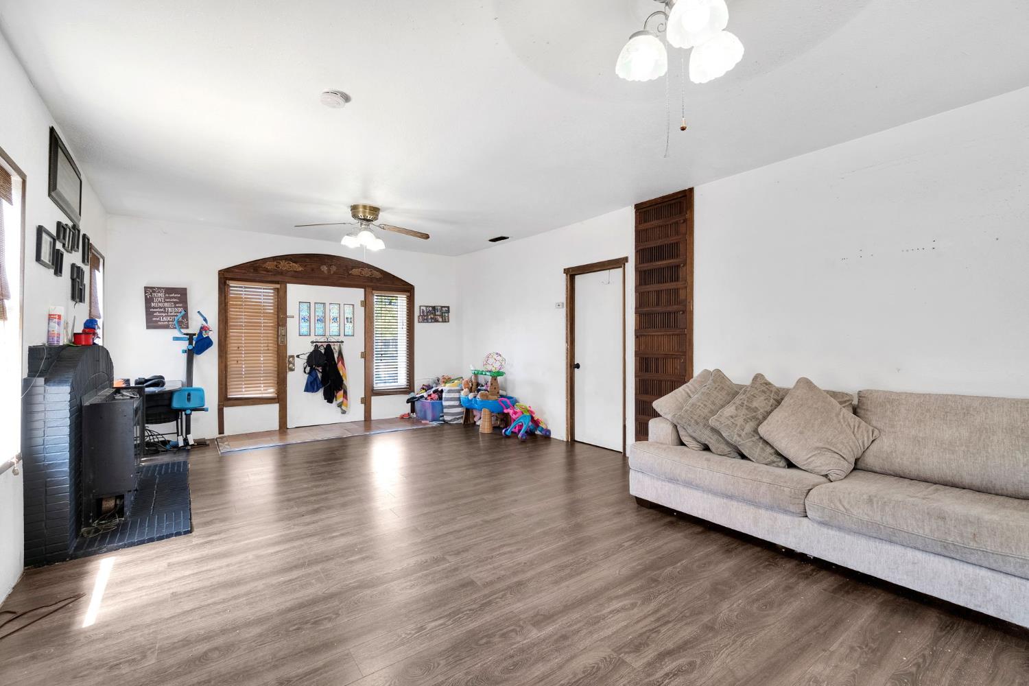 1538 N Wilson Ave, Fresno, CA 93728