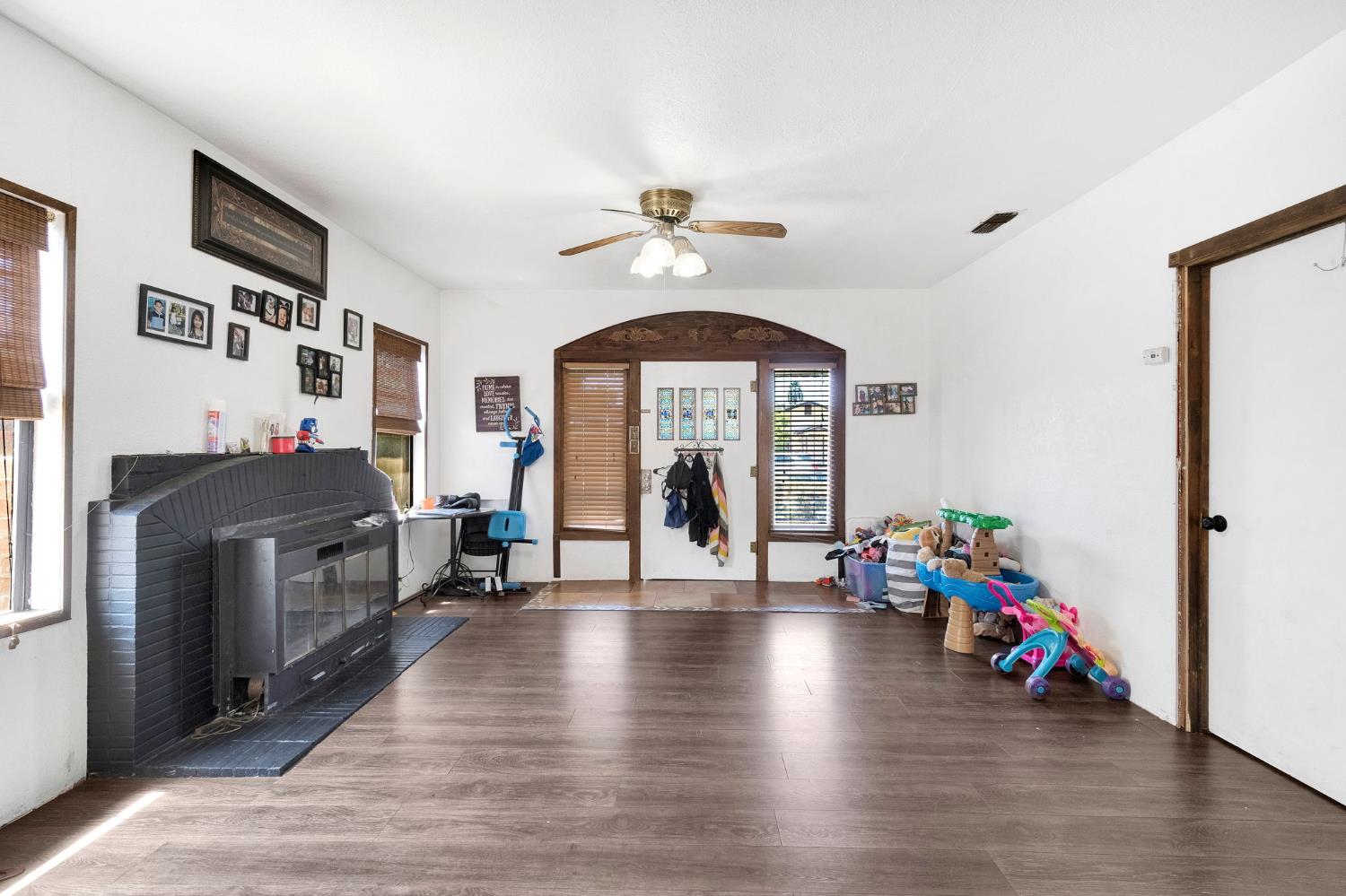 1538 N Wilson Ave, Fresno, CA 93728