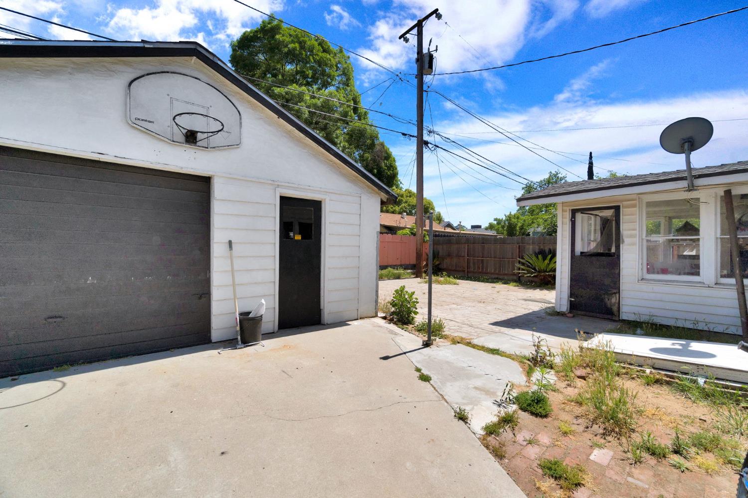 1538 N Wilson Ave, Fresno, CA 93728