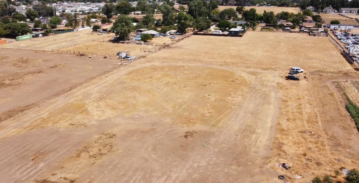 3256 W clinton, Fresno, CA 93722