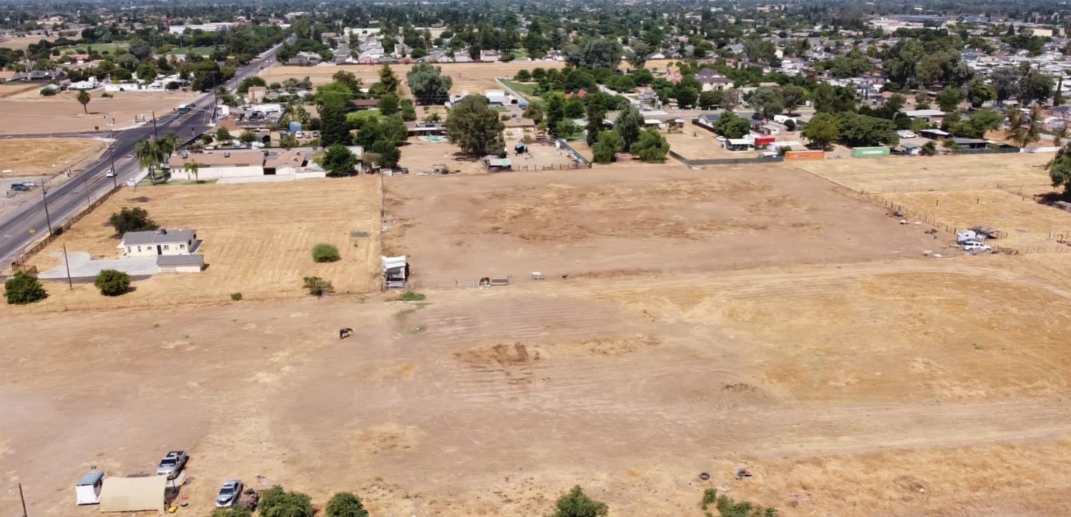 3256 W clinton, Fresno, CA 93722