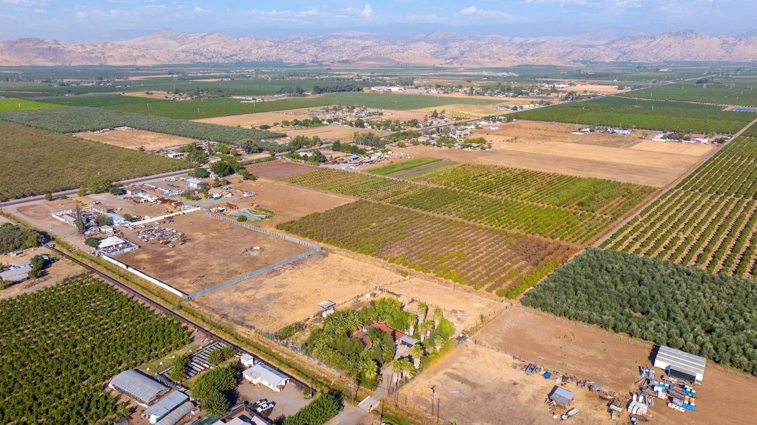 13200 Ave. 414, Orosi, CA 93647